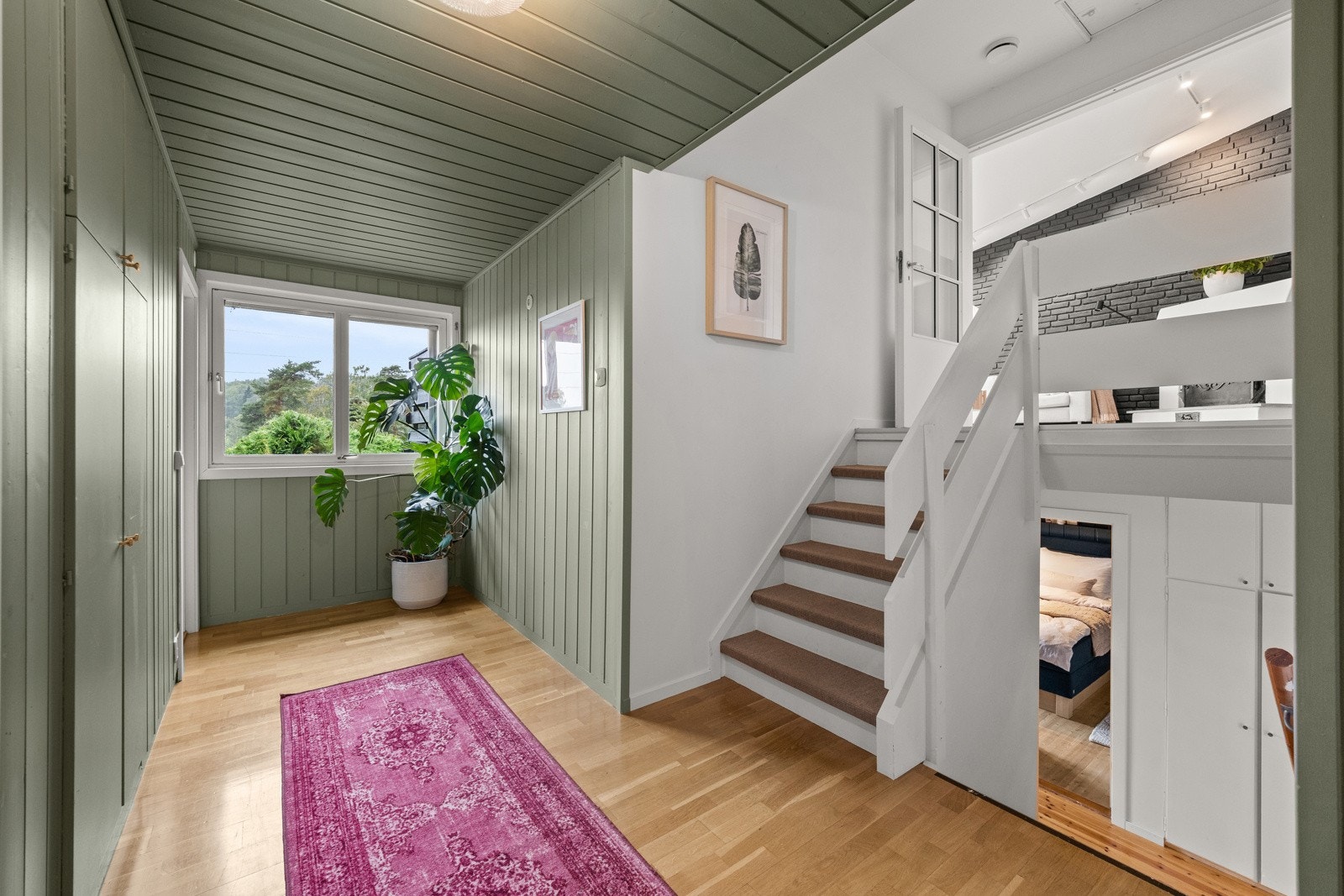 Boligen har en unik planløsning med flere halvplan. Galleribilde