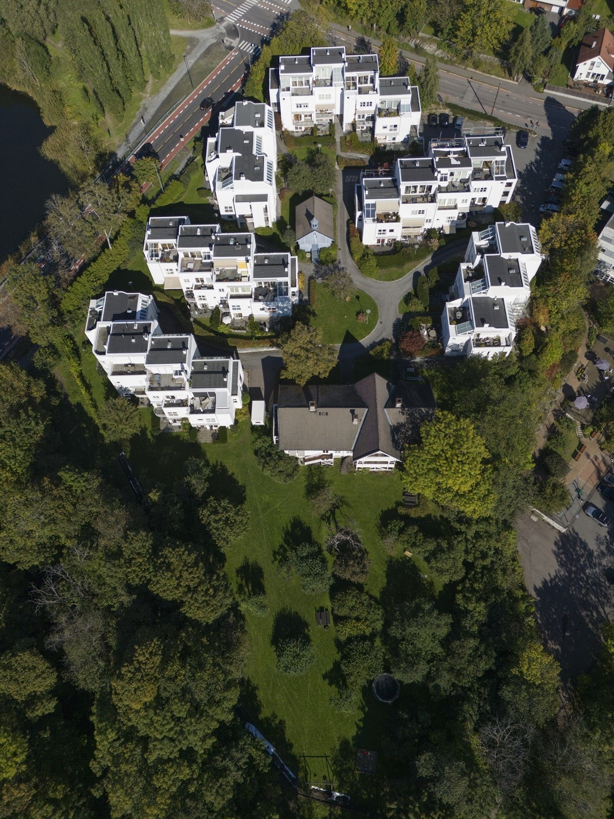 Sameiet har vakre grøntområder som beboerne fritt kan benytte. Galleribilde