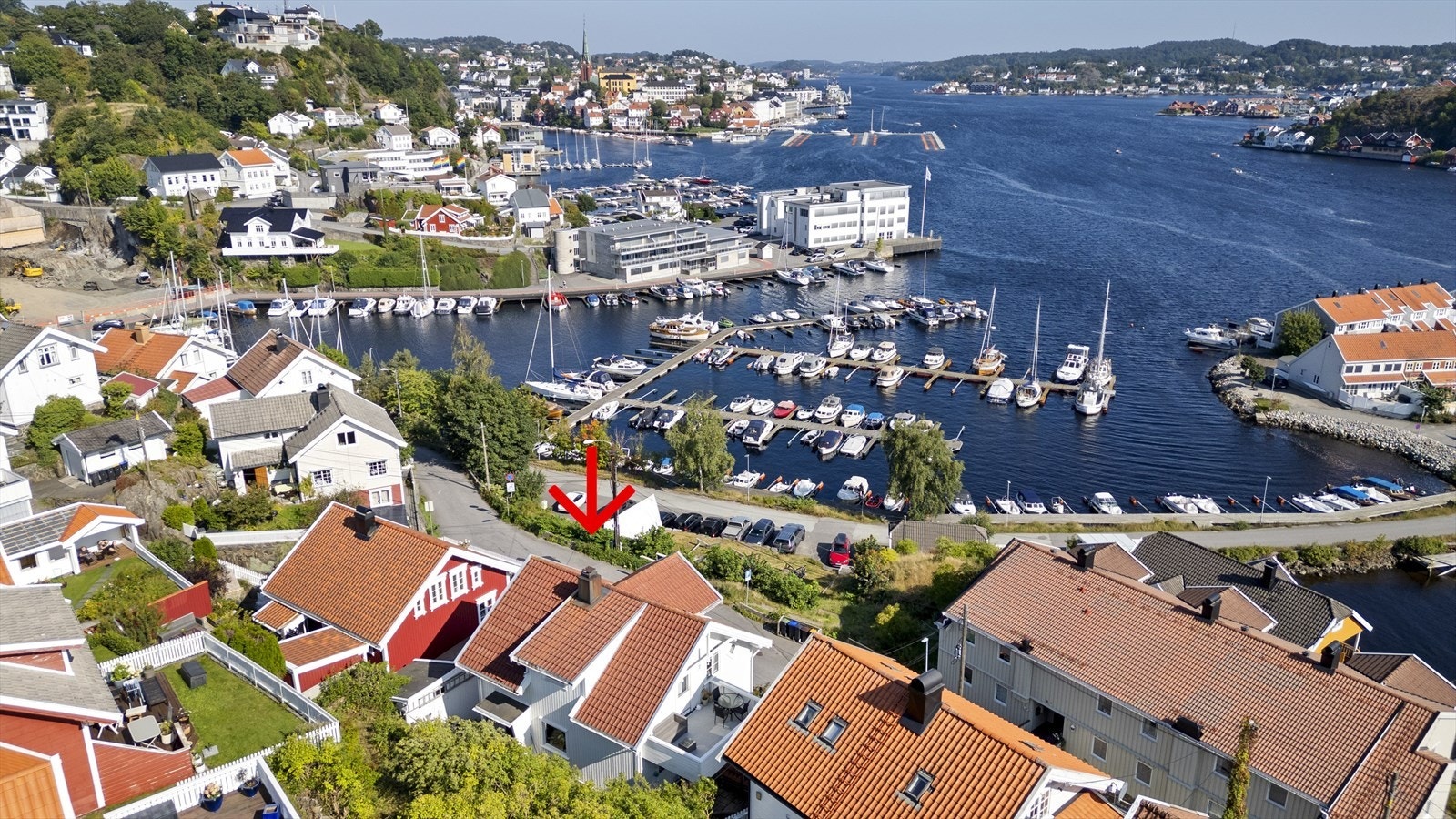 Fin og klassik bolig med sentrumsnær beliggenhet på Strømsbuneset Galleribilde