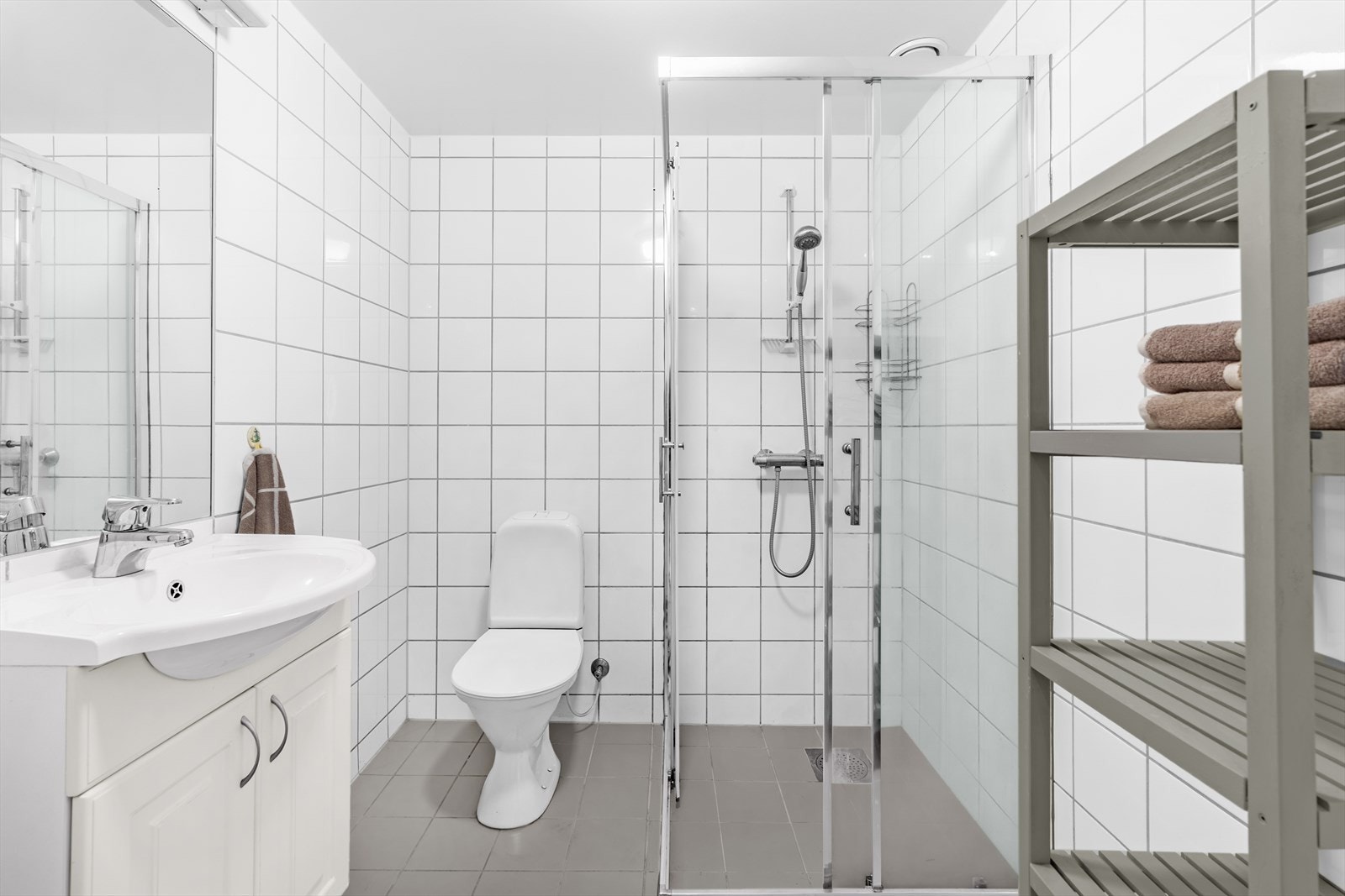 Flislagt bad med varmekabler Galleribilde