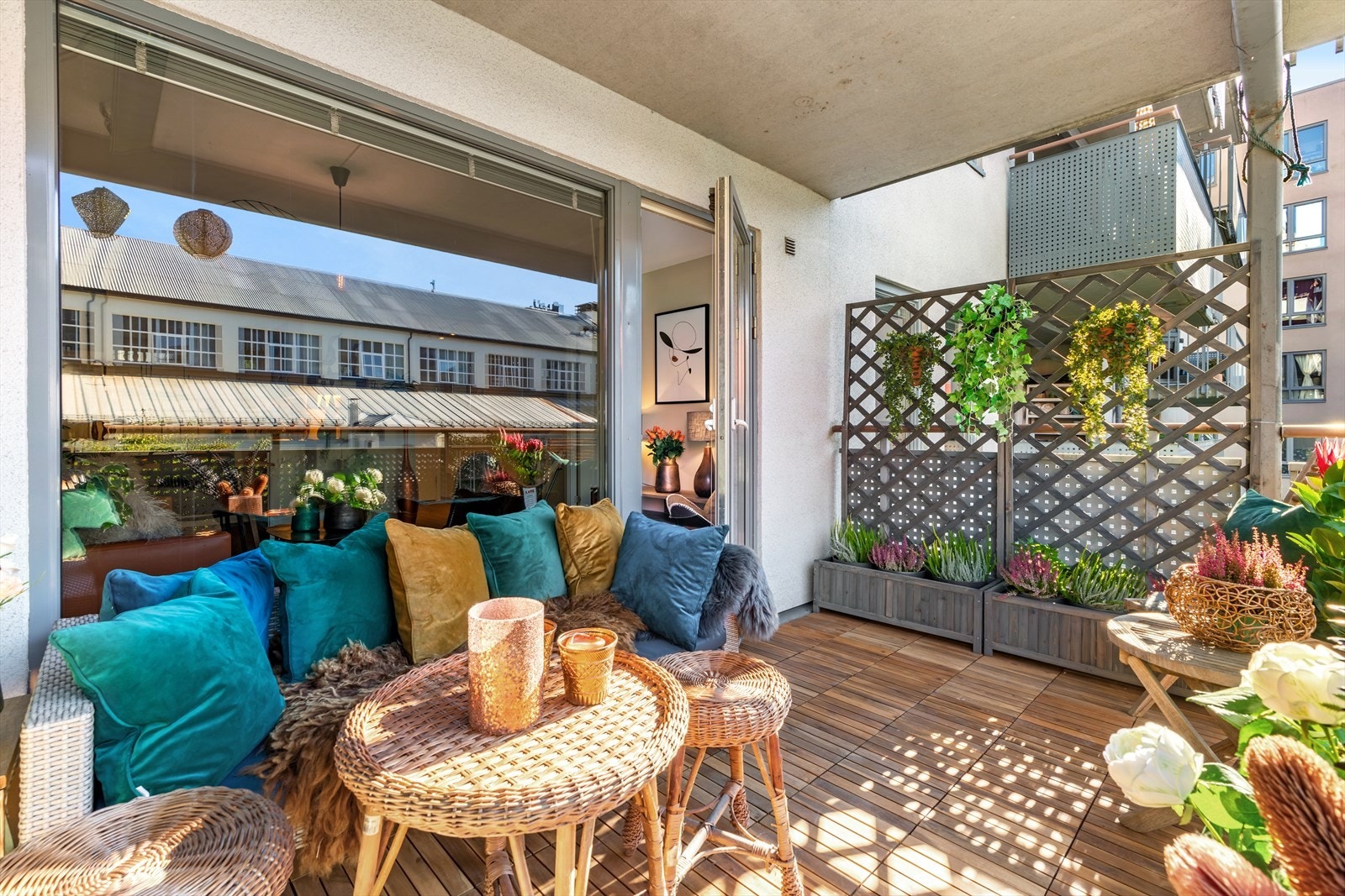 Nydelig balkong med flott beplantning og lite innsyn Galleribilde