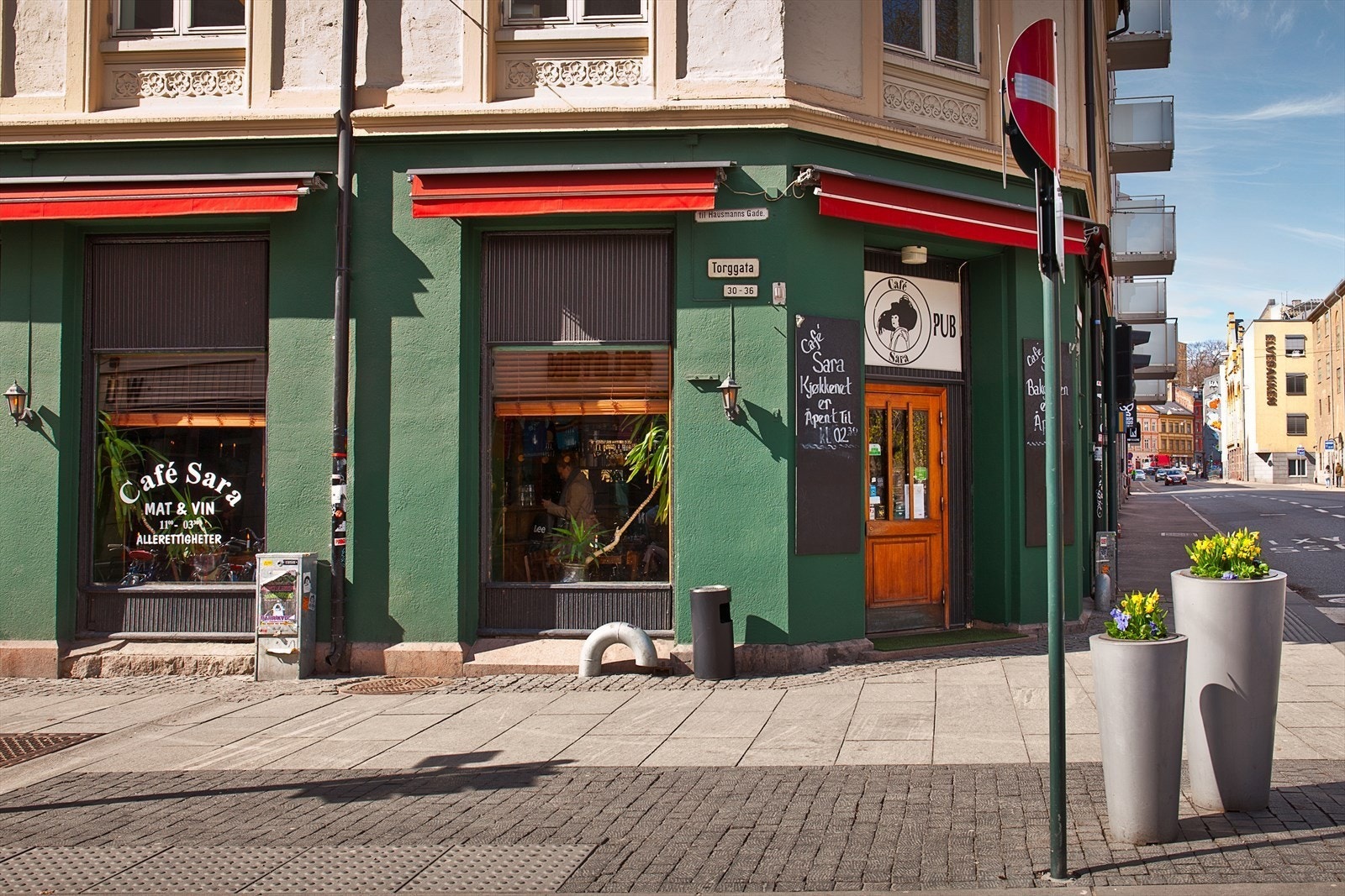 Kort vei til Torggata med en rekke restauranter, barer og kaféer. Galleribilde