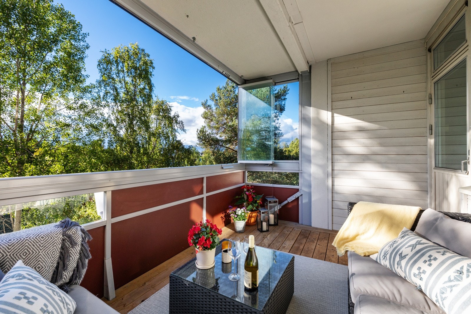 Det er tillatt å benytte seg av elektrisk grill på balkogen. Galleribilde