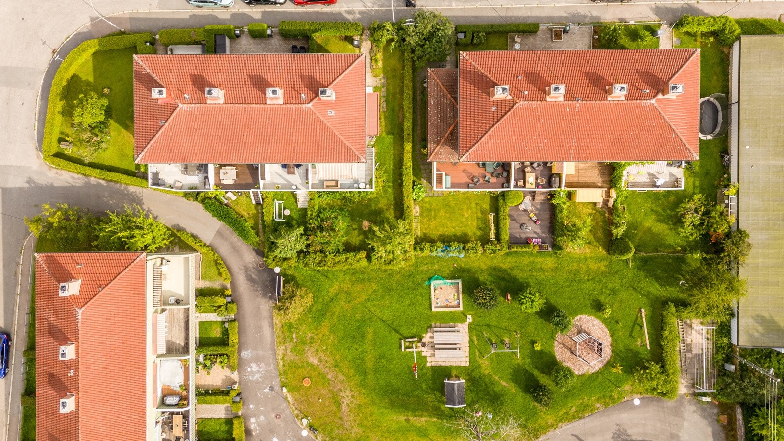 Guristuveien 13B er del av sameiet Kringkollen II SA som består av 46 bruksenheter Galleribilde