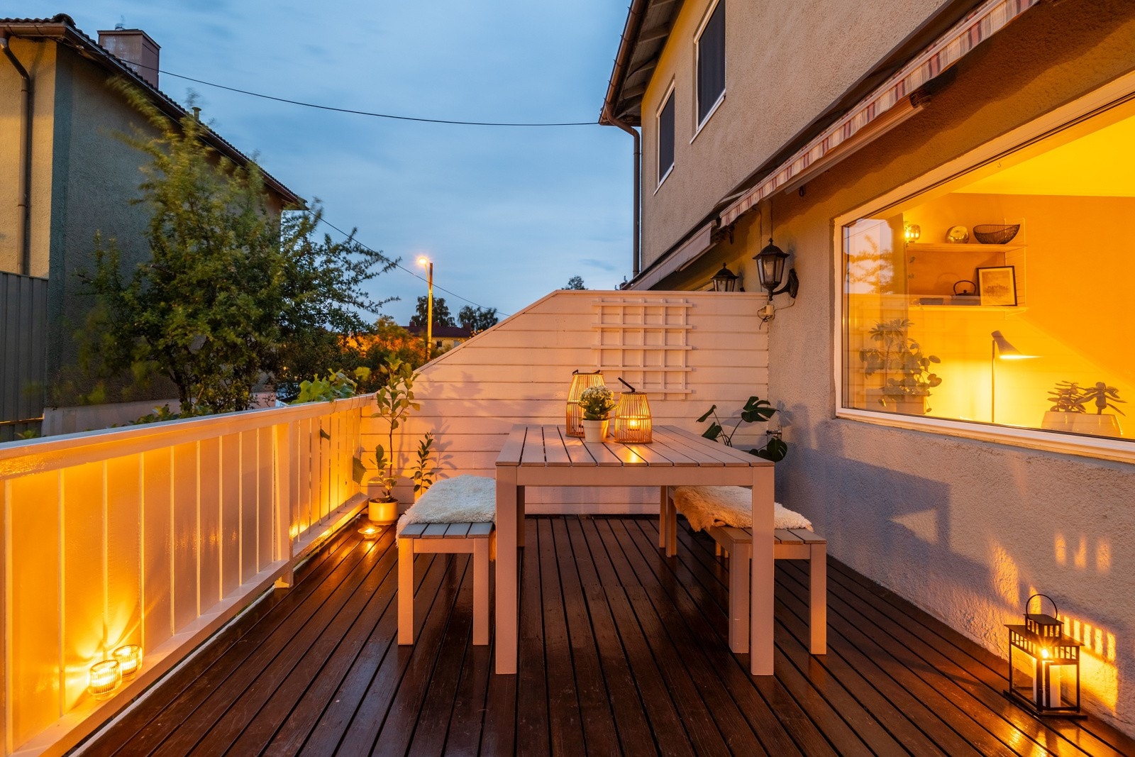 Terrassen fungerer fint som en forlengelse av stuen på sommeren. Galleribilde