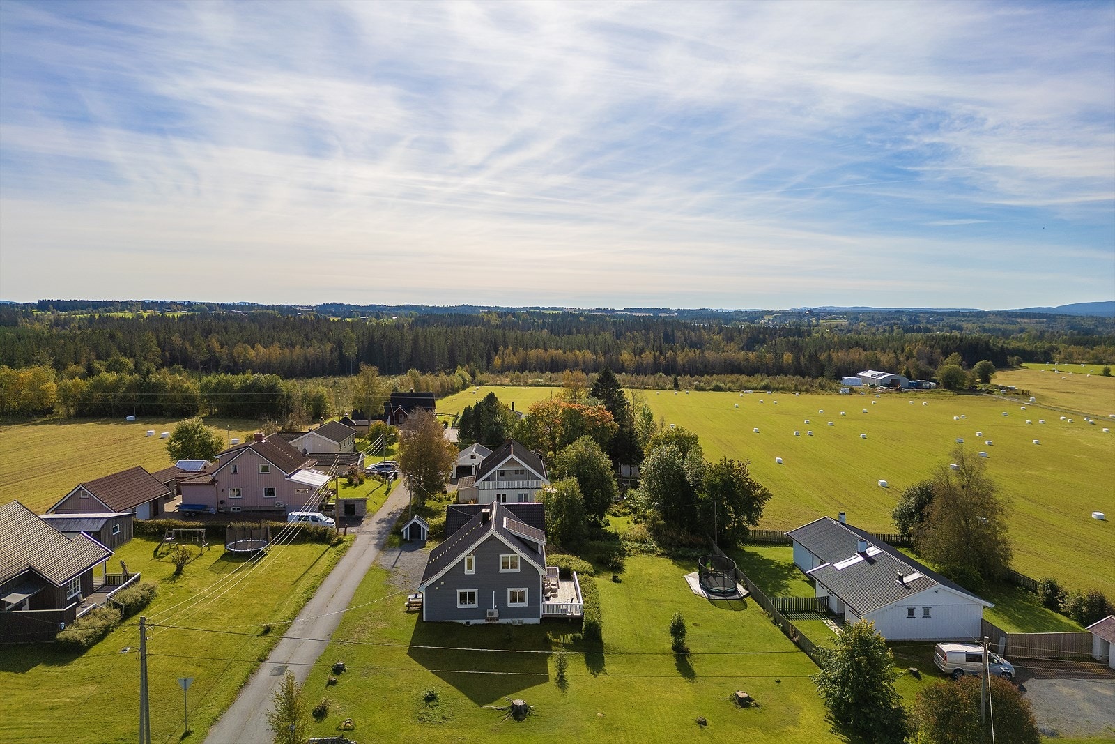 Landlig beliggenhet. Galleribilde