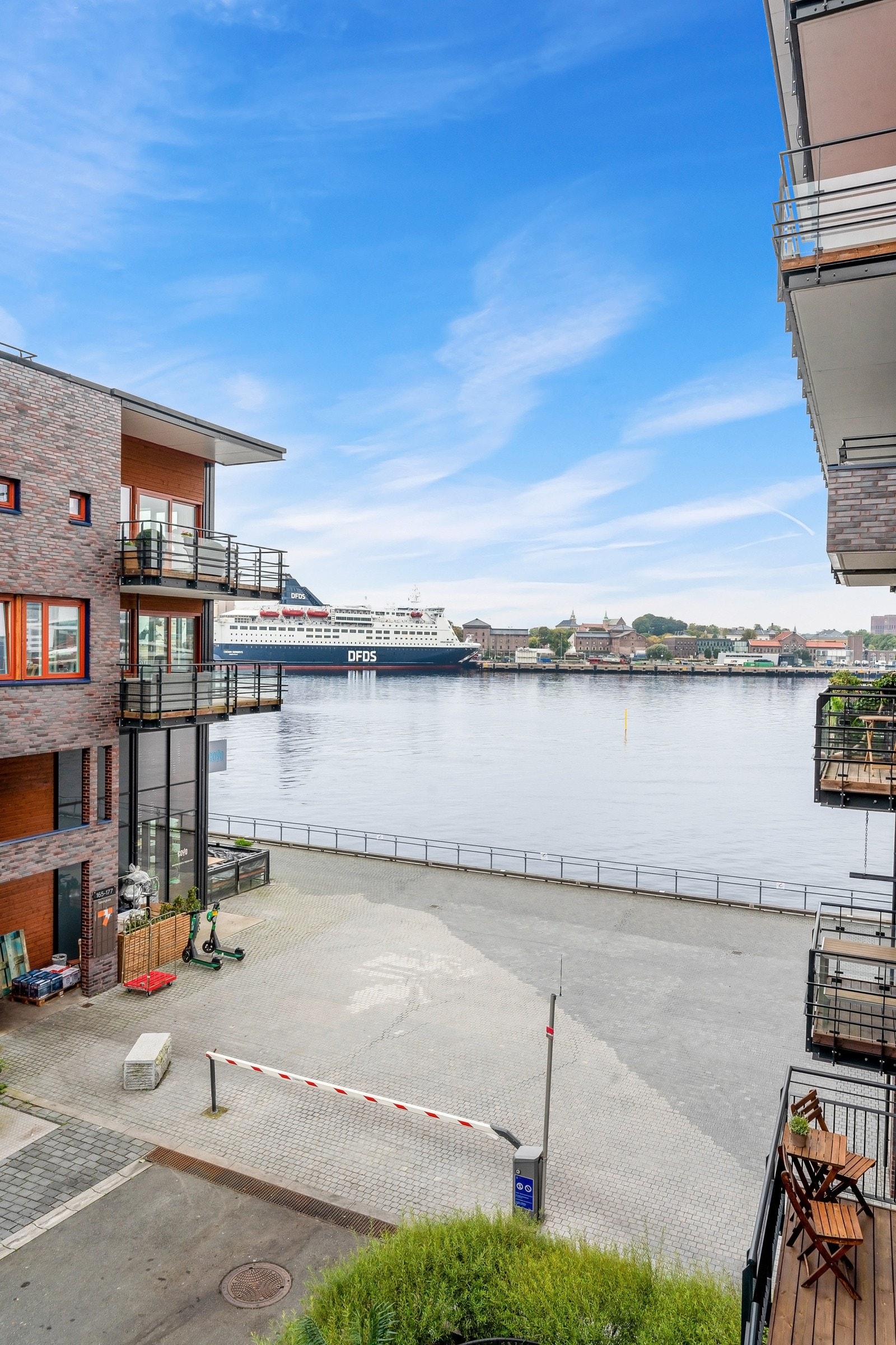 Flott utsikt mot sjøen og gode solforhold Galleribilde