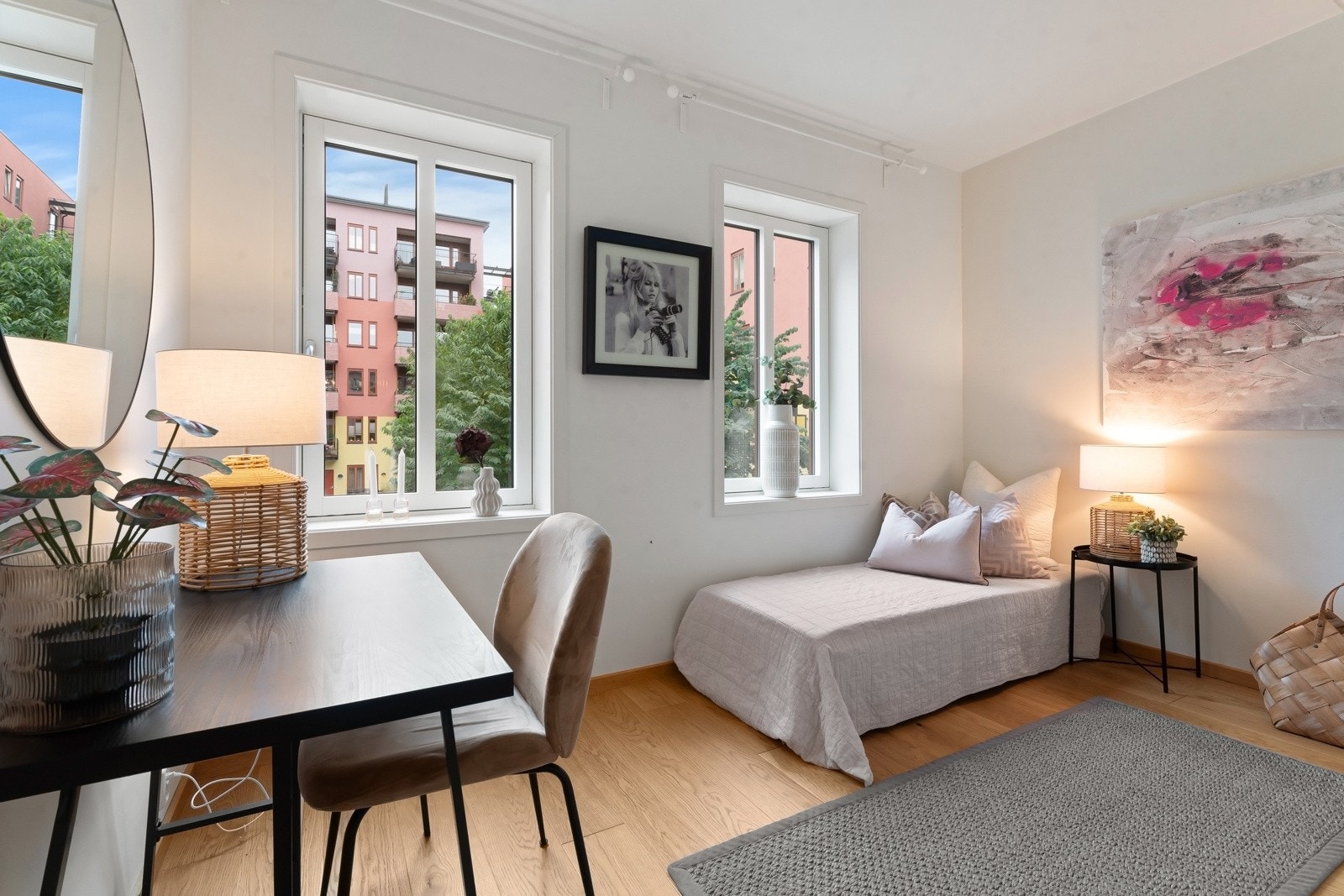 Soverom 2 egner seg godt som barnerom, gjesterom og kontor Galleribilde