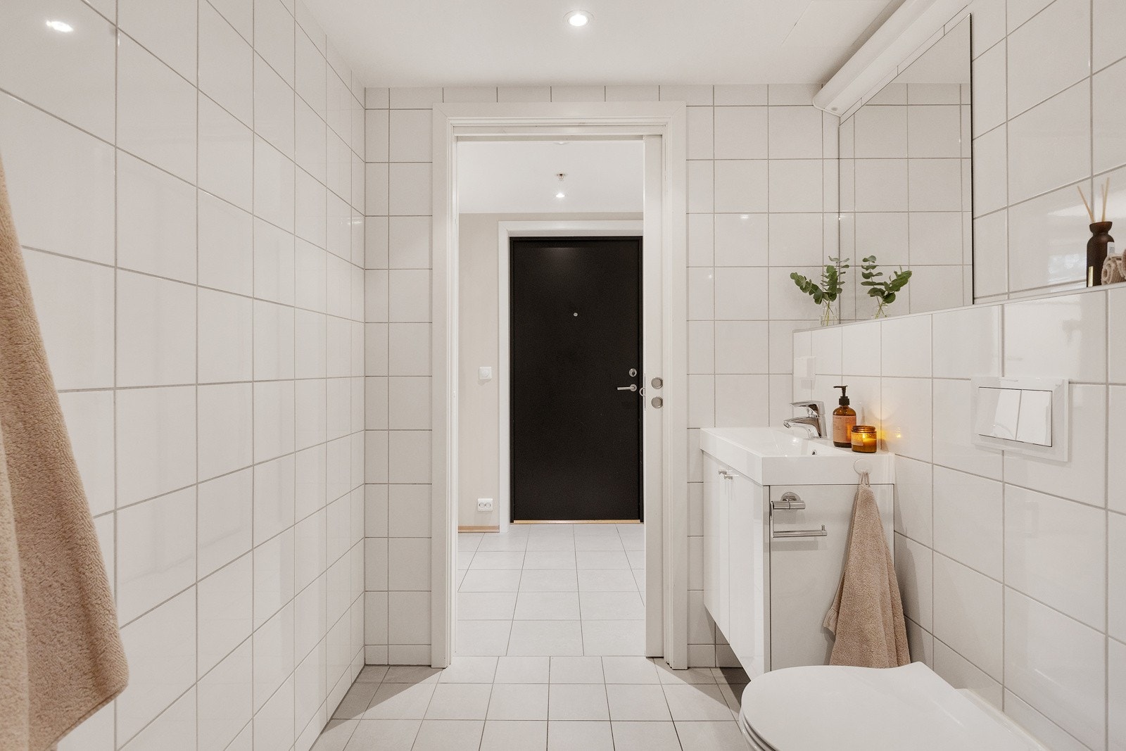 Baderom og entre har varme i gulvet. Galleribilde