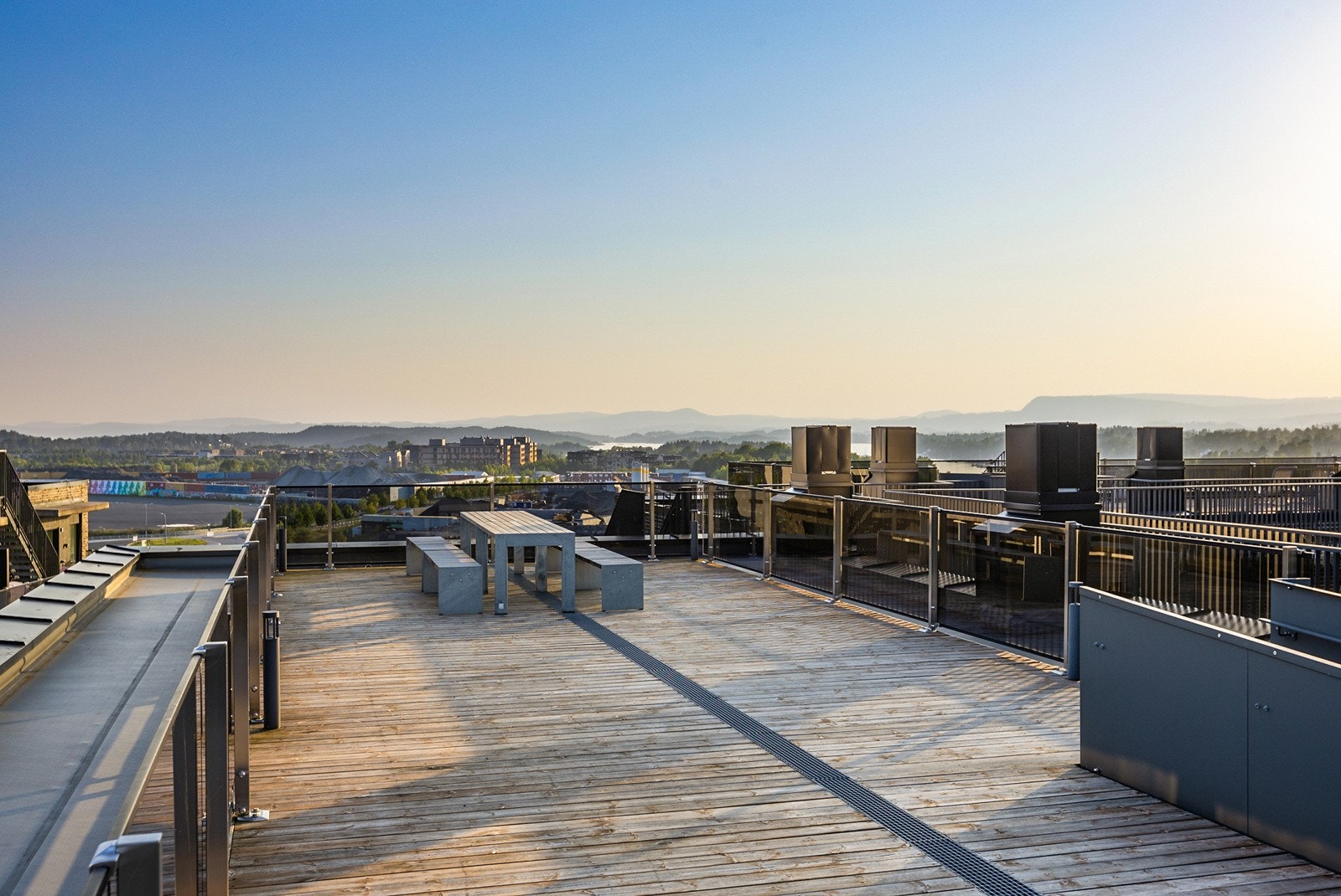 Sameiet disponerer en felles takterrasse, her kan man nyte en fantastisk utsikt. Galleribilde