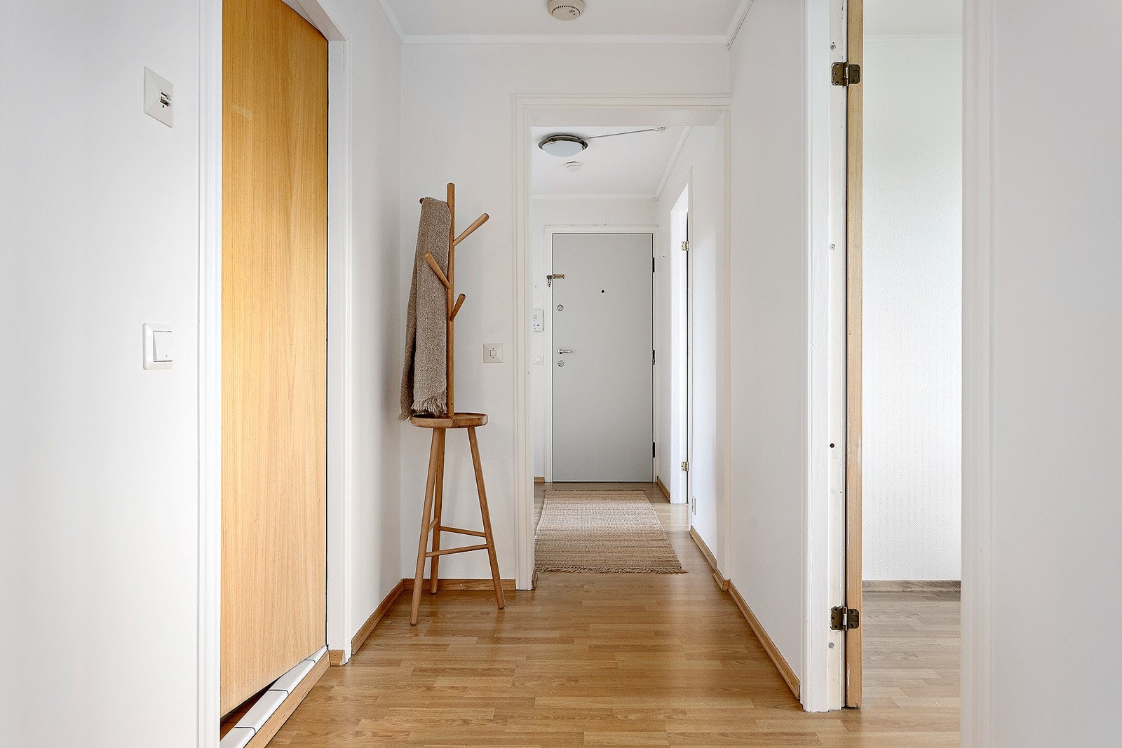 Lys og praktisk inngang Galleribilde