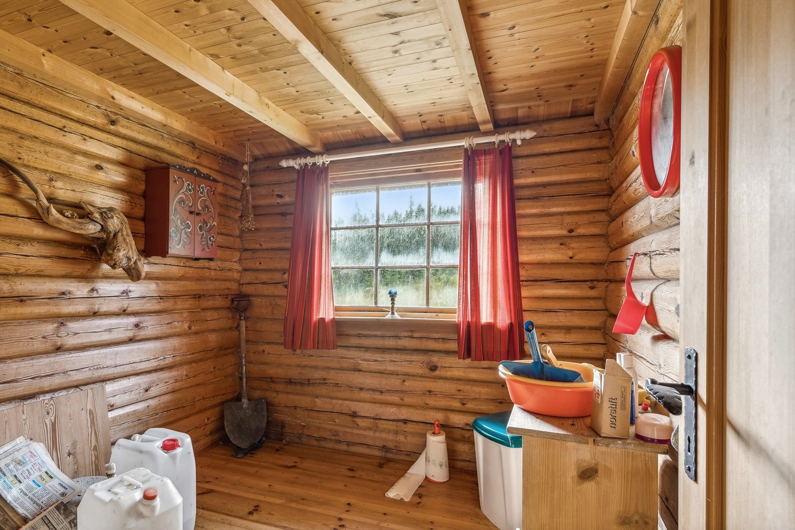 Bodrom benyttet som stellerom og sanitærrom. Galleribilde