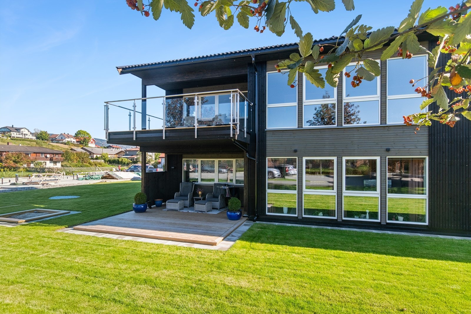 Velkommen til Lektorvegen 20D. Lekker nyoppført leilighet i Bø sentrum, men tilbaketrukket fra støyen i hovedgata. Her ligger alt til rette for et aktivt liv med kort vei til det meste. Galleribilde