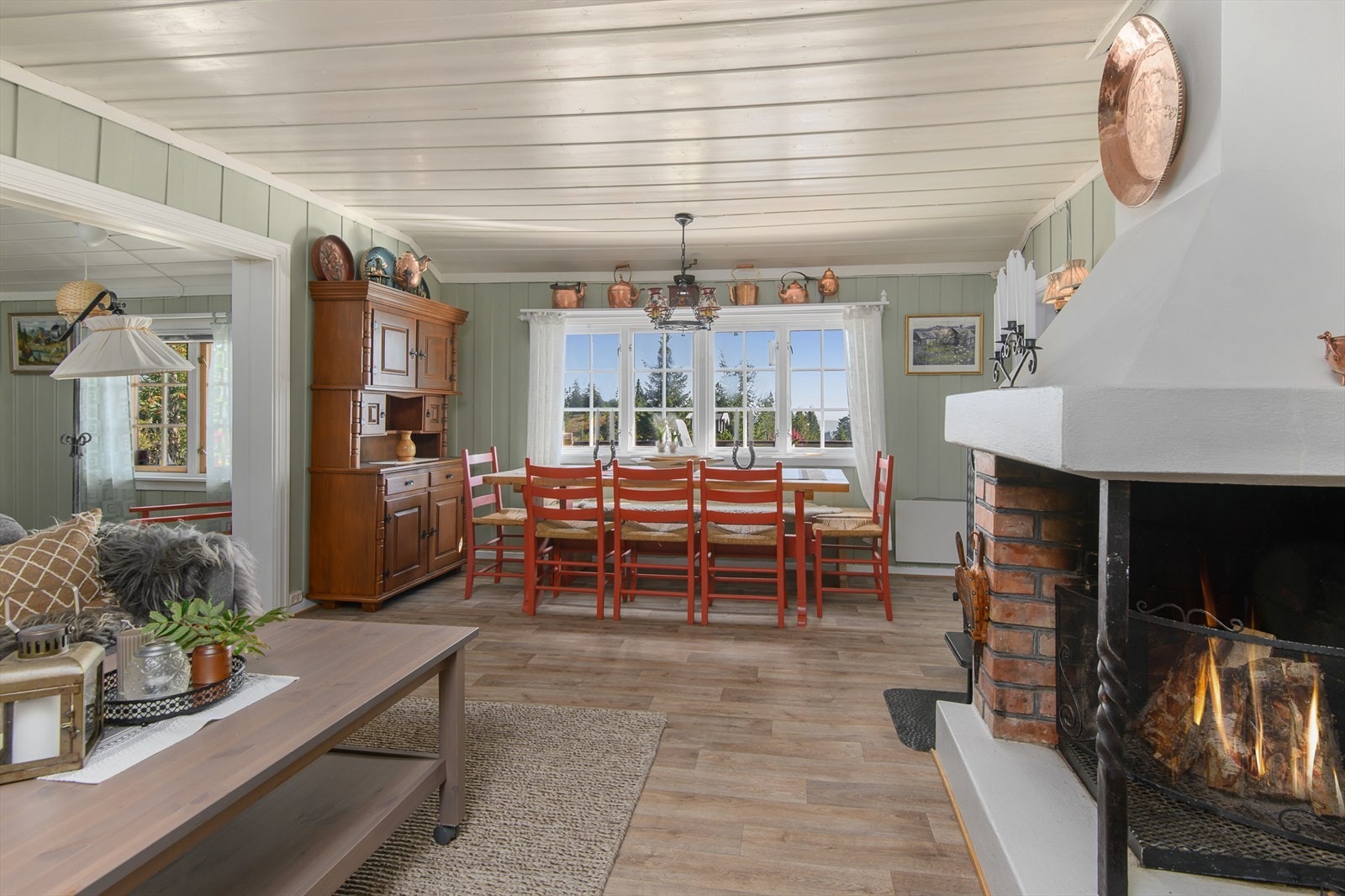 Klassisk, lyst og innbydende i stua! Galleribilde