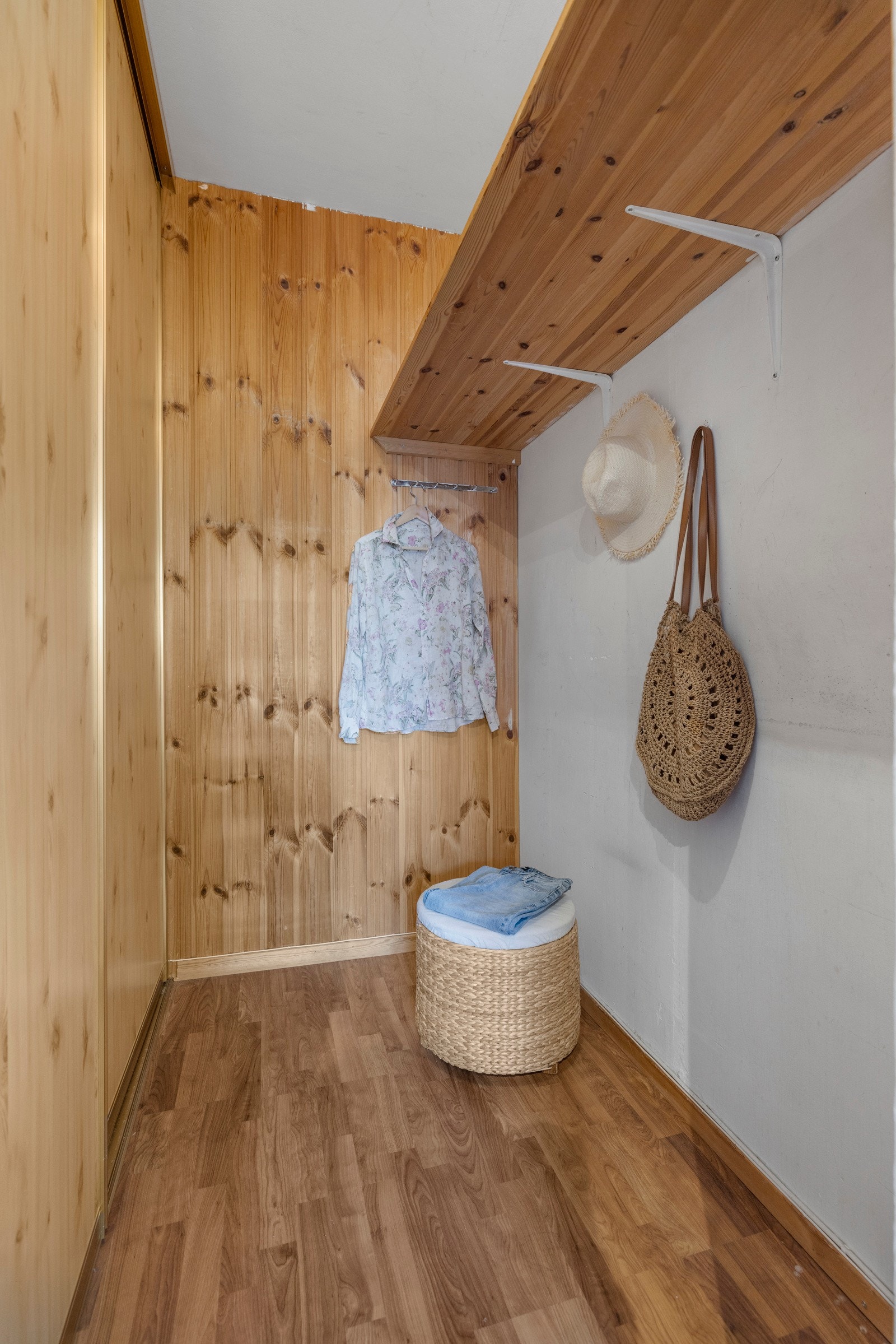 Soverom 1 - Walk-in closet Galleribilde