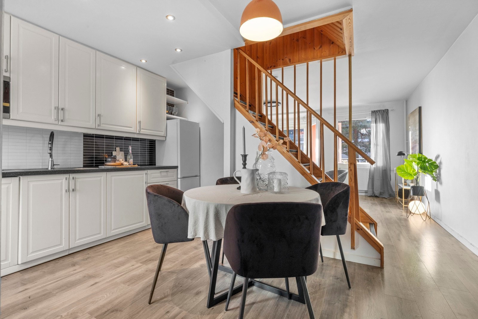 Kjøkkeninnredningen er fra ca. 2015 og har vanninstallasjoner fra 2017, som ble skiftet i regi av borettslaget Galleribilde