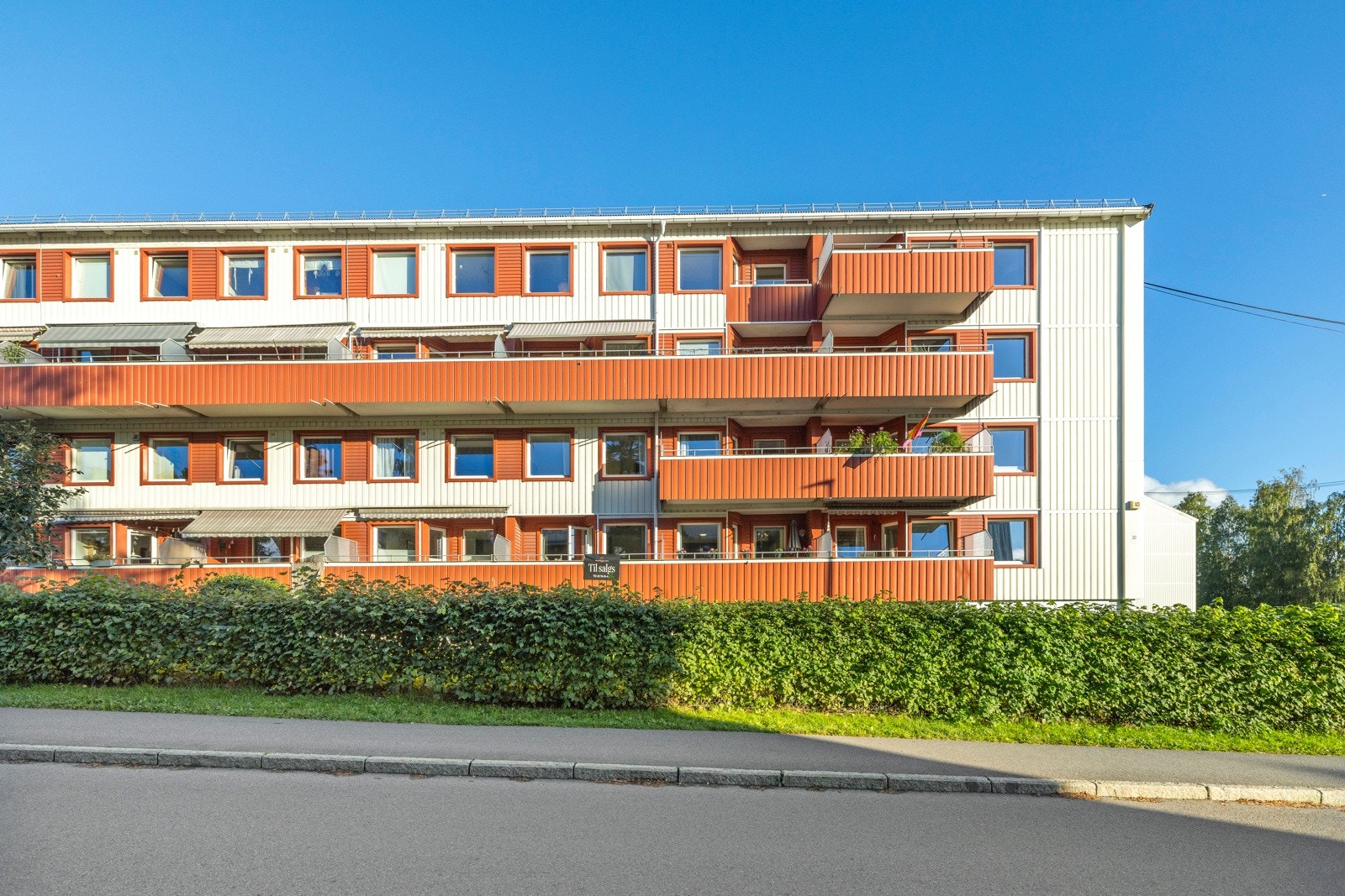 Leiligheten ligger i et populært og barnevennlig boligområde på Oppsal Galleribilde