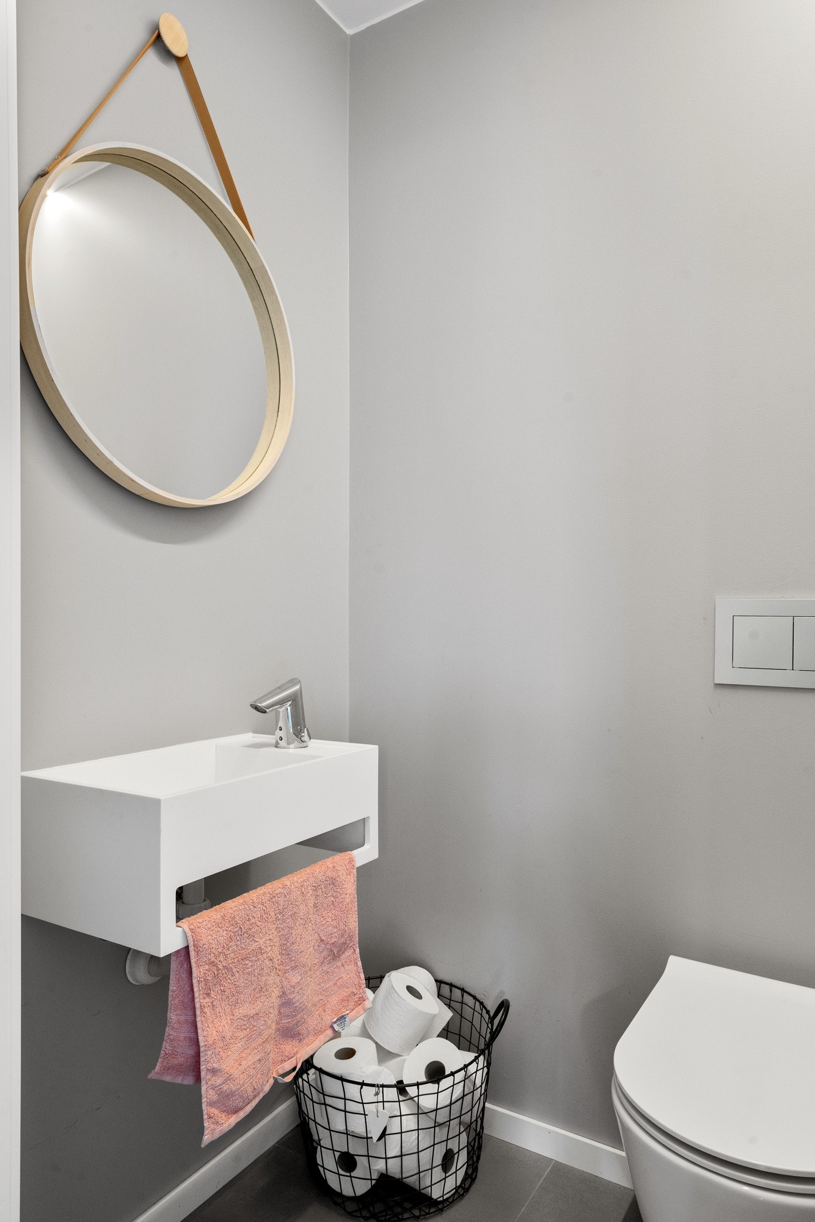 Toalettrom. Galleribilde