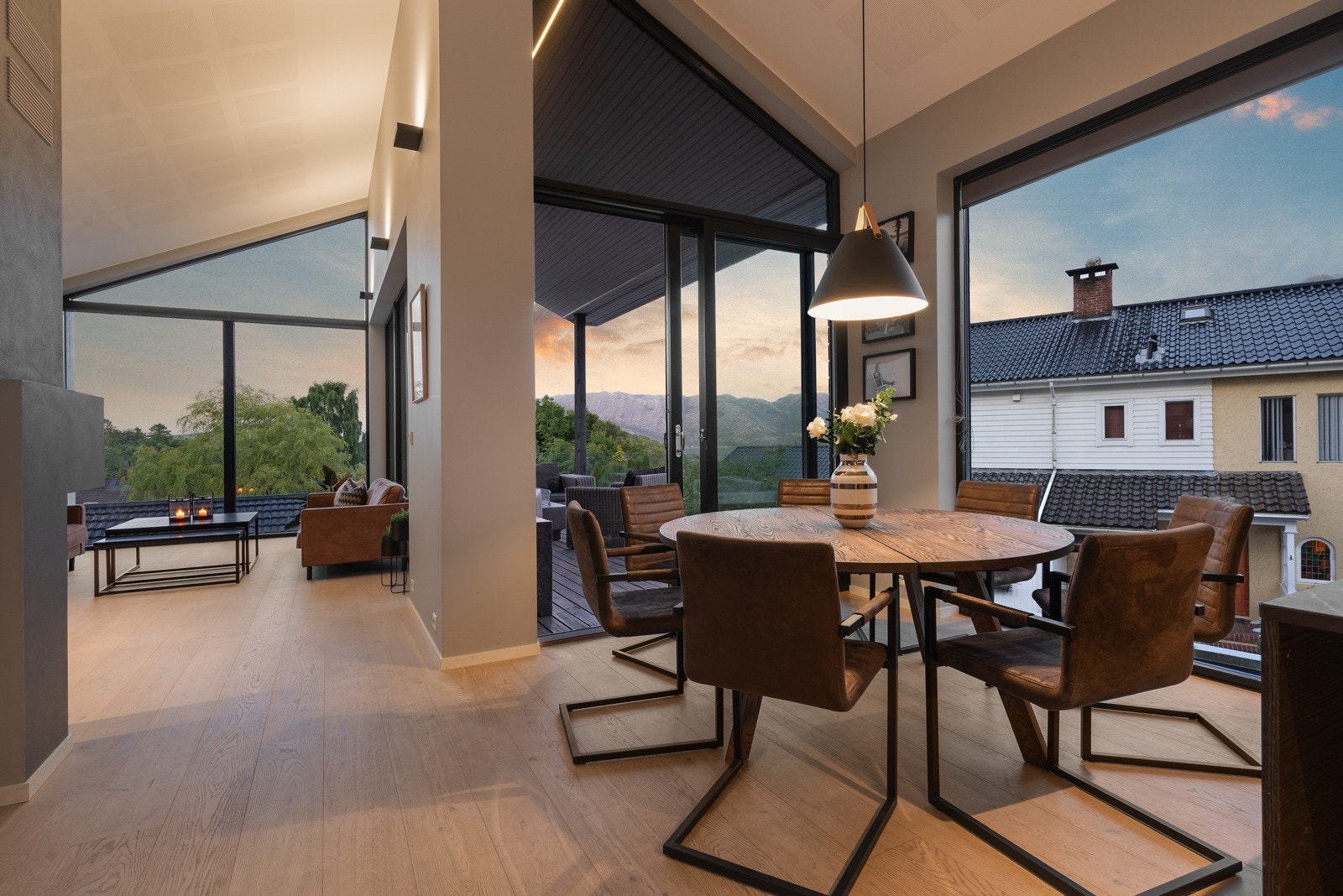 God plass til innredning av spisestue. Galleribilde