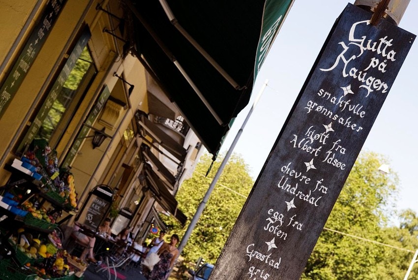 Nærområde - bredt tilbud av hyggelige kaféer, restauranter og eksklusive spesial- og delikatesseforretninger. Galleribilde