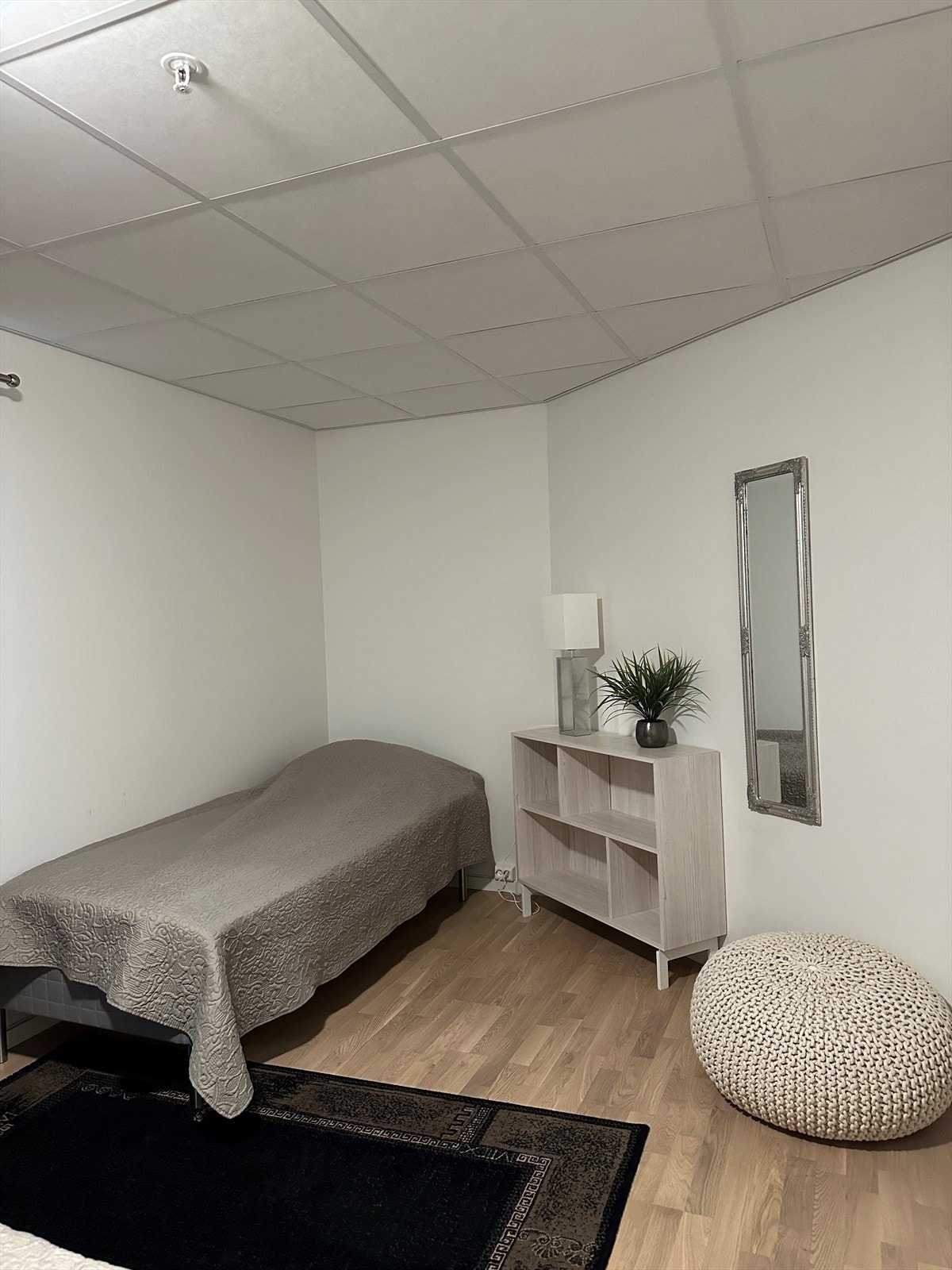 Gjesterom i bygget som kan leies for kr 200,- pr.døgn Galleribilde