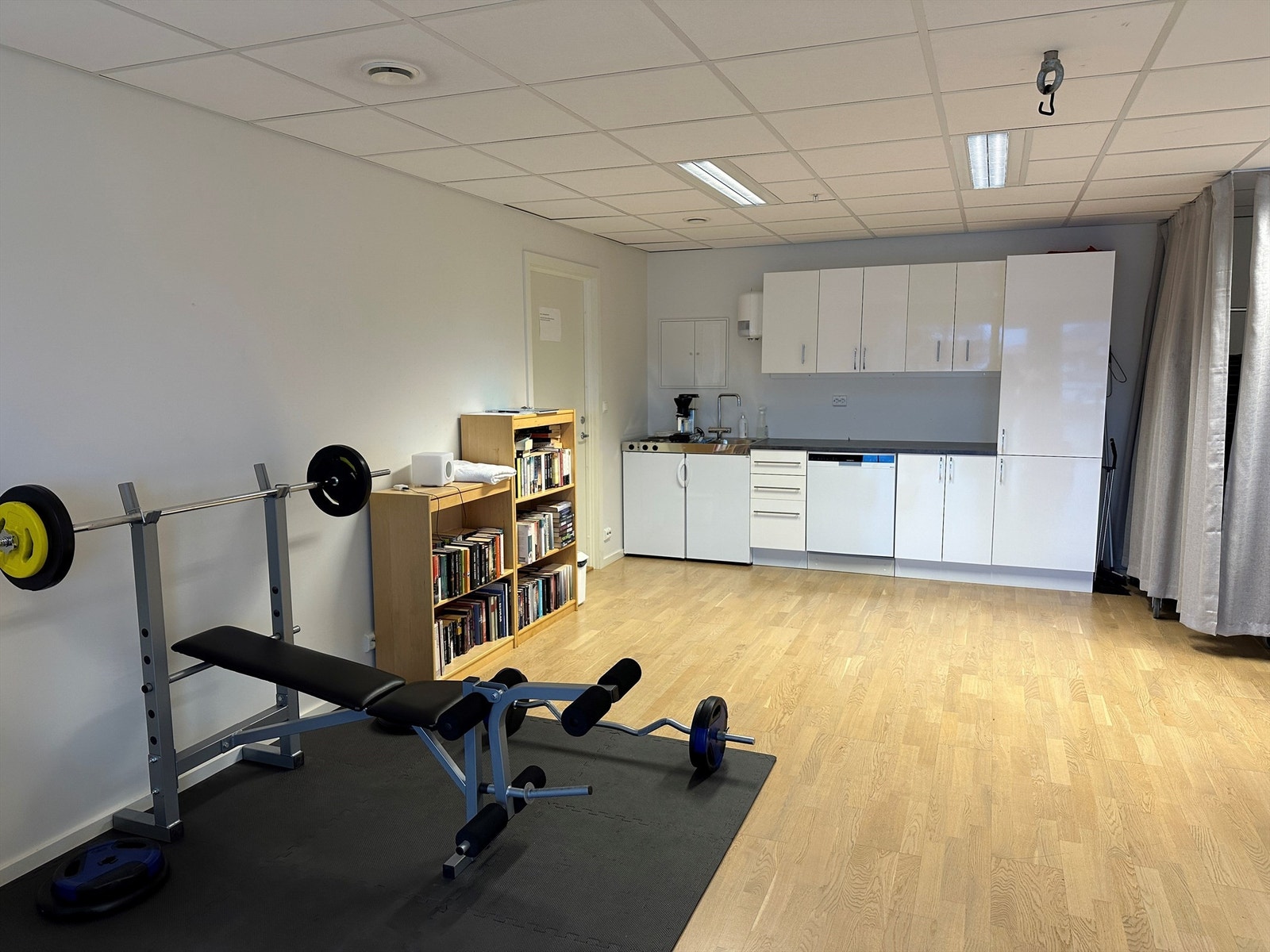 Oppholdsrom med kjøkken som beboerne disponerer Galleribilde