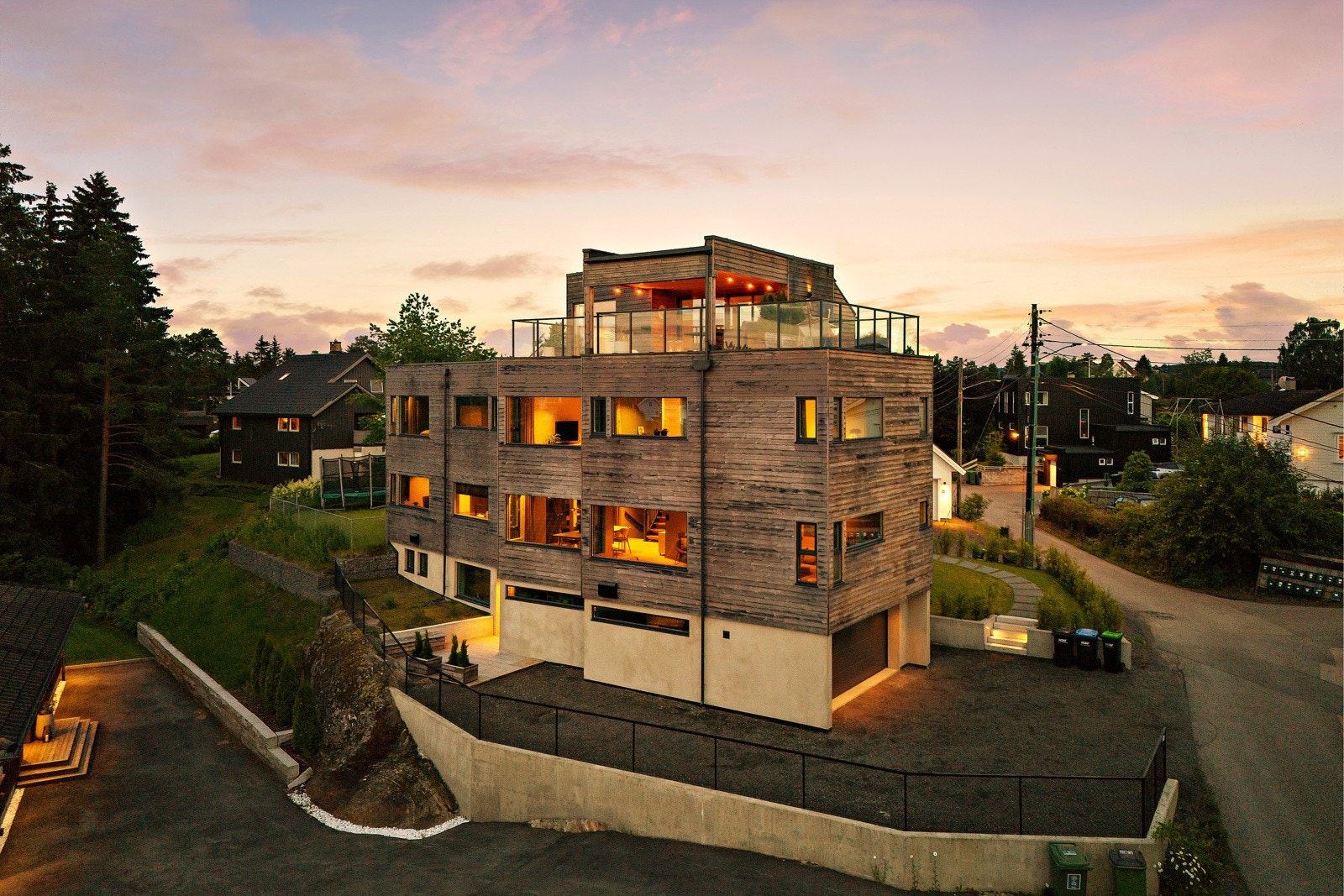 Utsøkt, eksklusiv villa i Symreveien 43A på Kjenn. Galleribilde