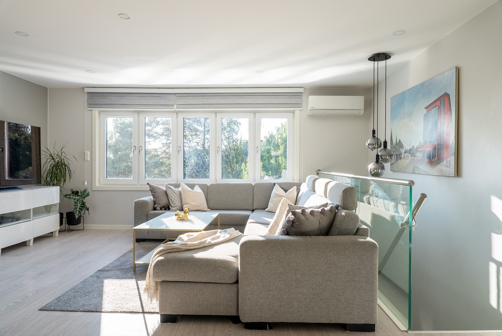 TV og bredbånd er inkludert i felleskostnadene. Galleribilde