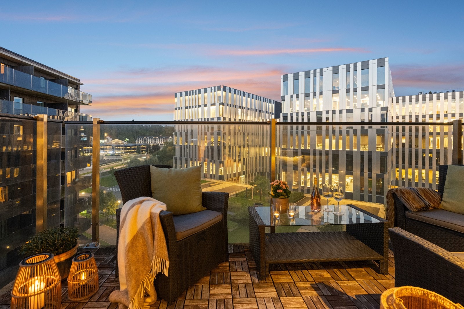 Velkommen til John Strandruds vei 7 v/Håkon Sæther i PrivatMegleren Bærum Galleribilde