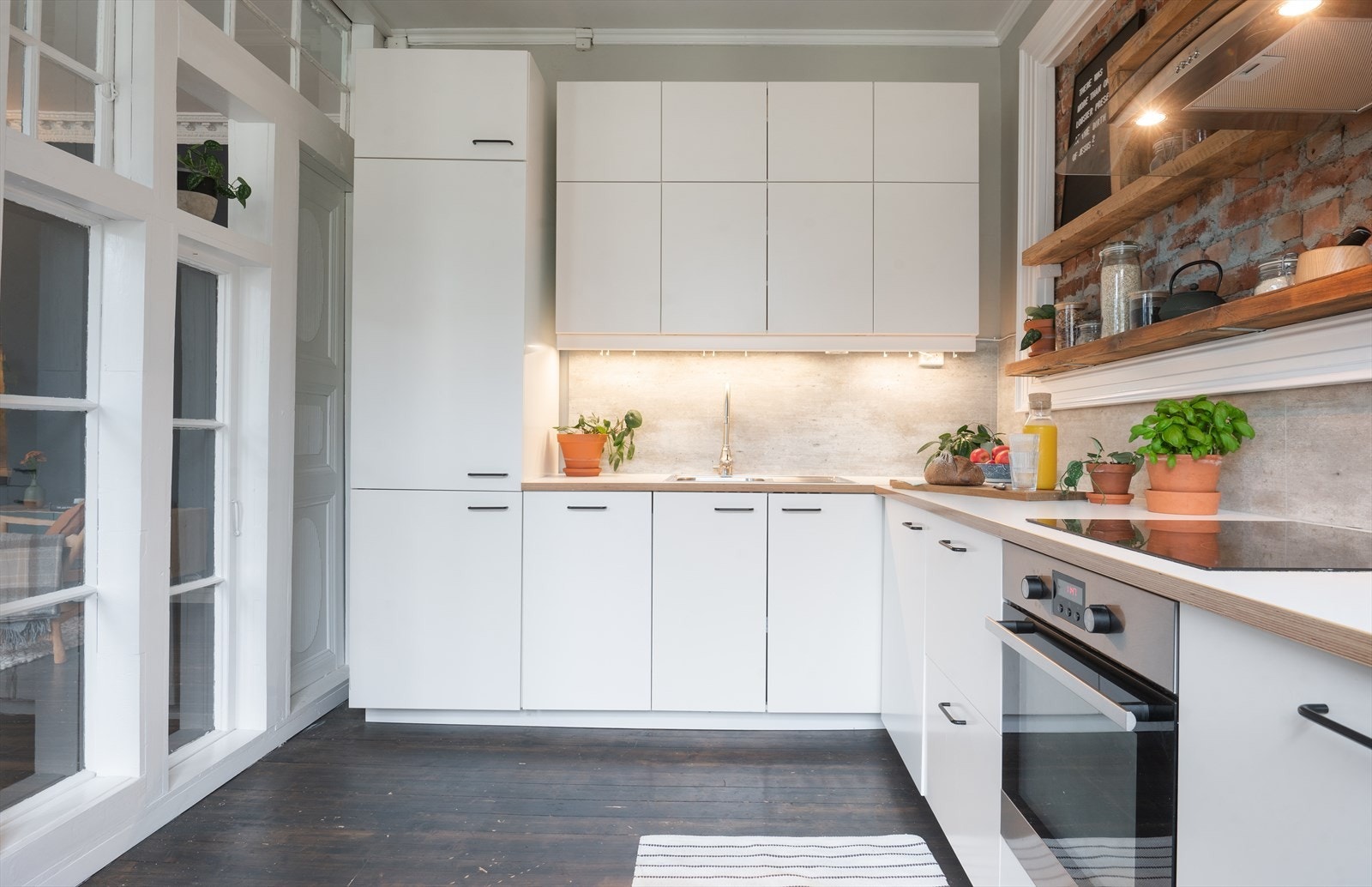 - Integrerte hvitevarer medfølger - Galleribilde