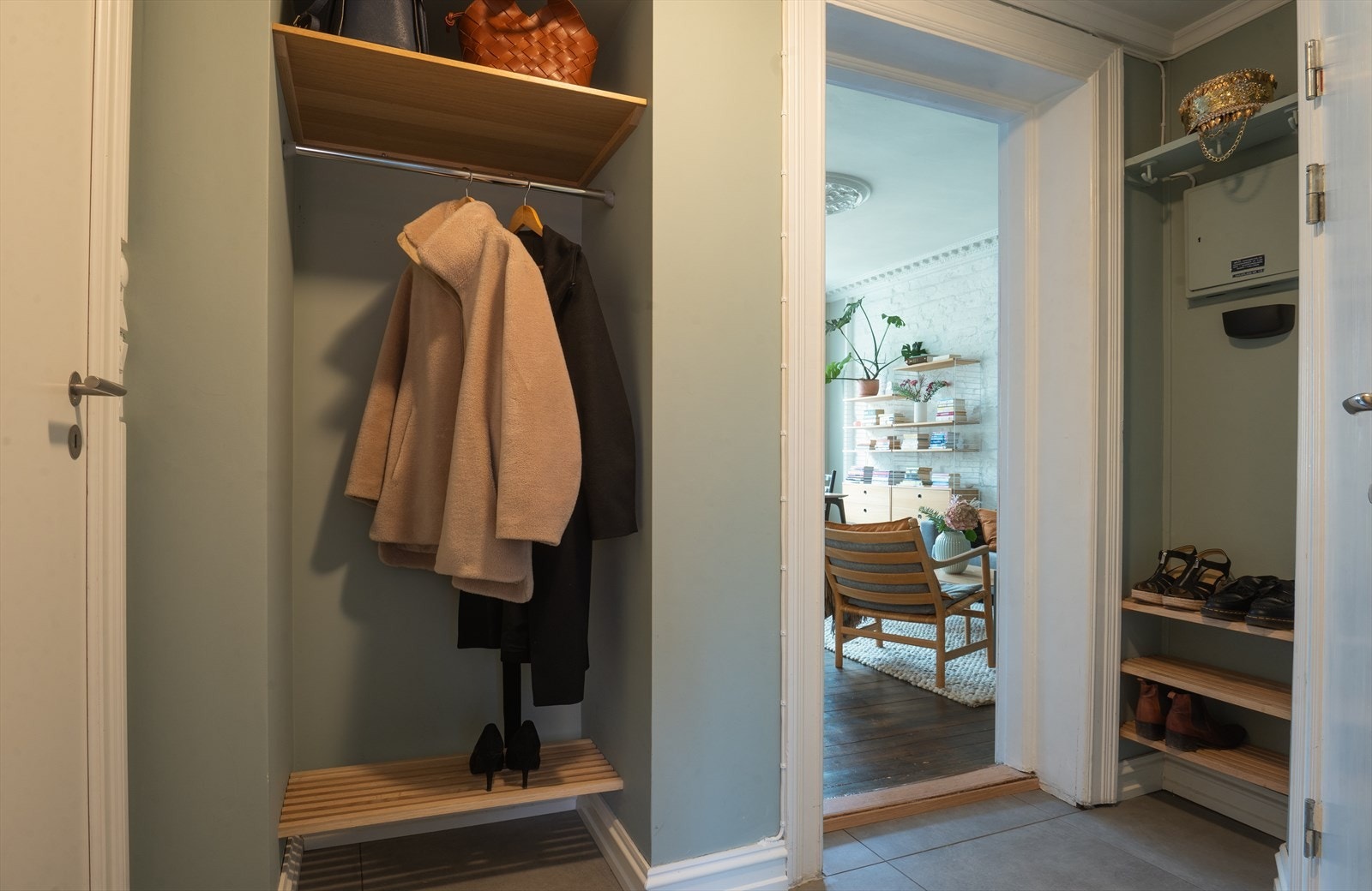 - Innbydende entré som gir et godt førsteinntrykk. Varme i gulv - Galleribilde