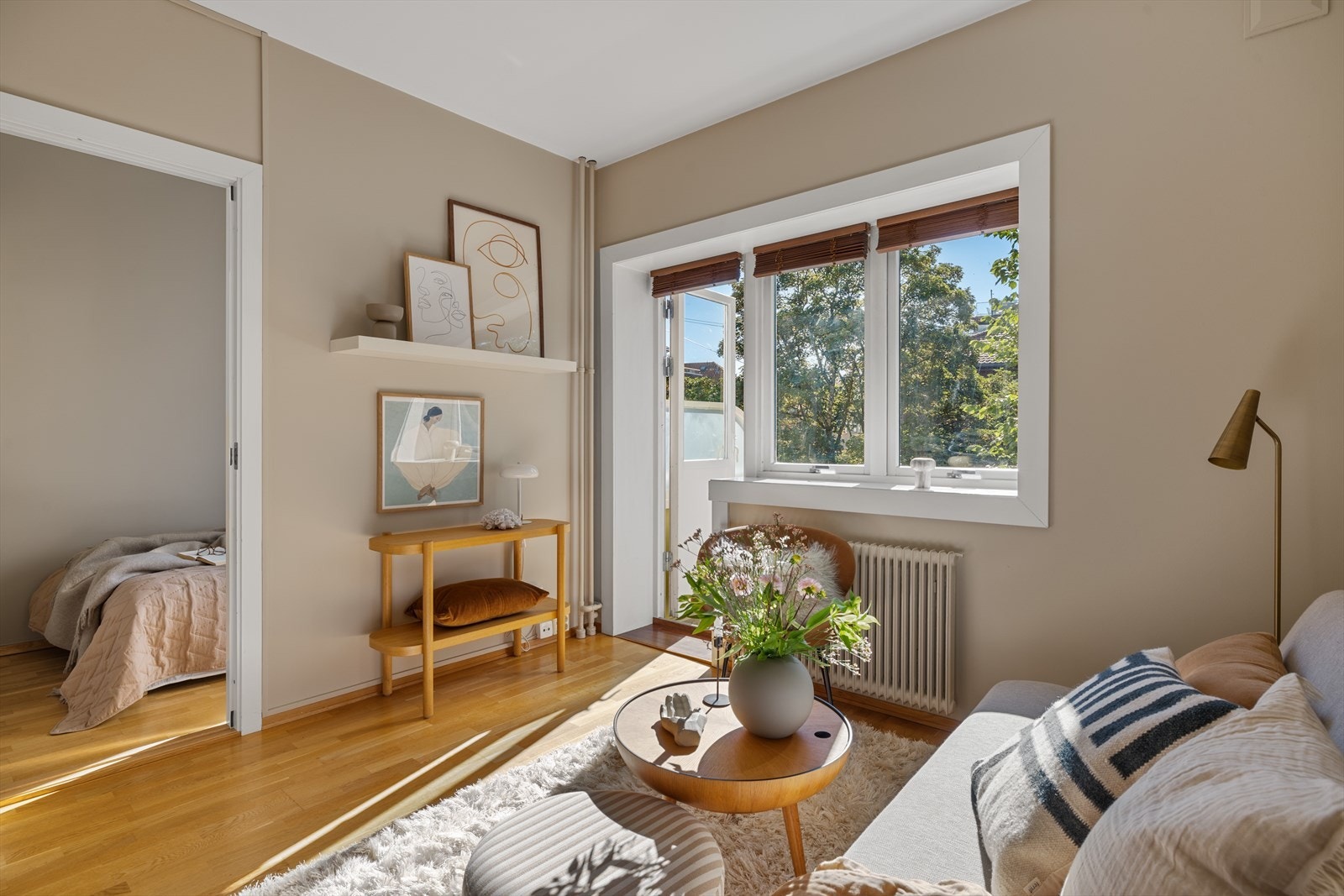 - Vegger og tak ble malt i 2024 - Galleribilde