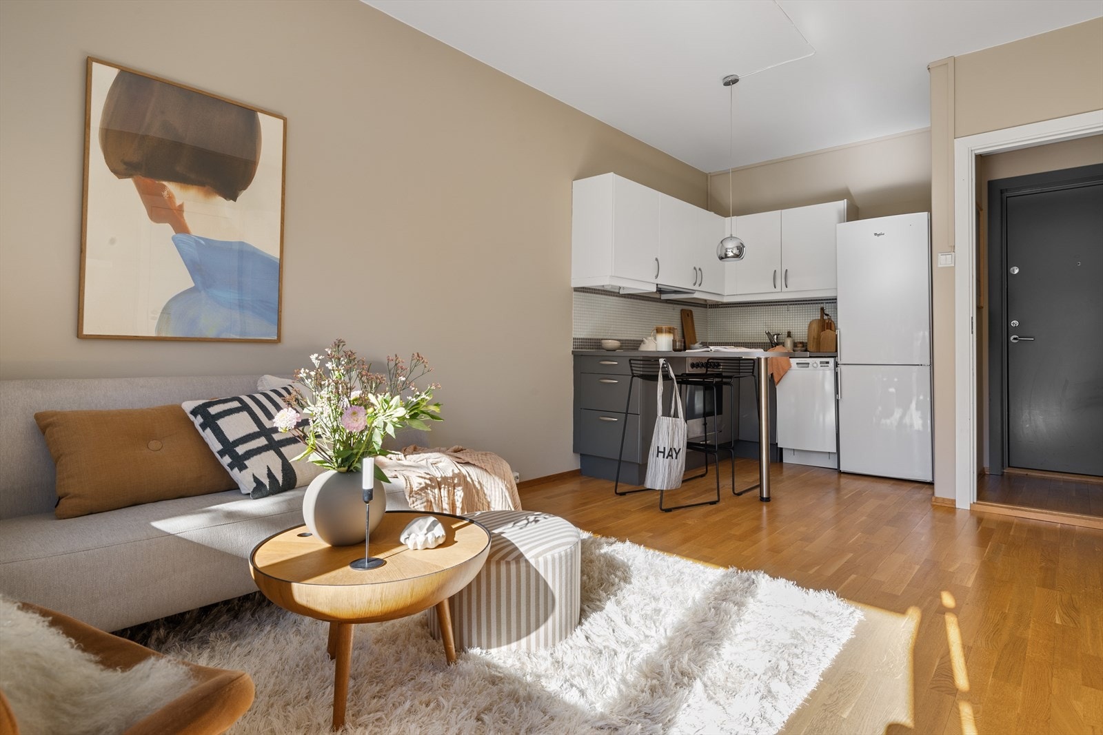 - Takhøyden er målt til ca. 2,65 meter - Galleribilde