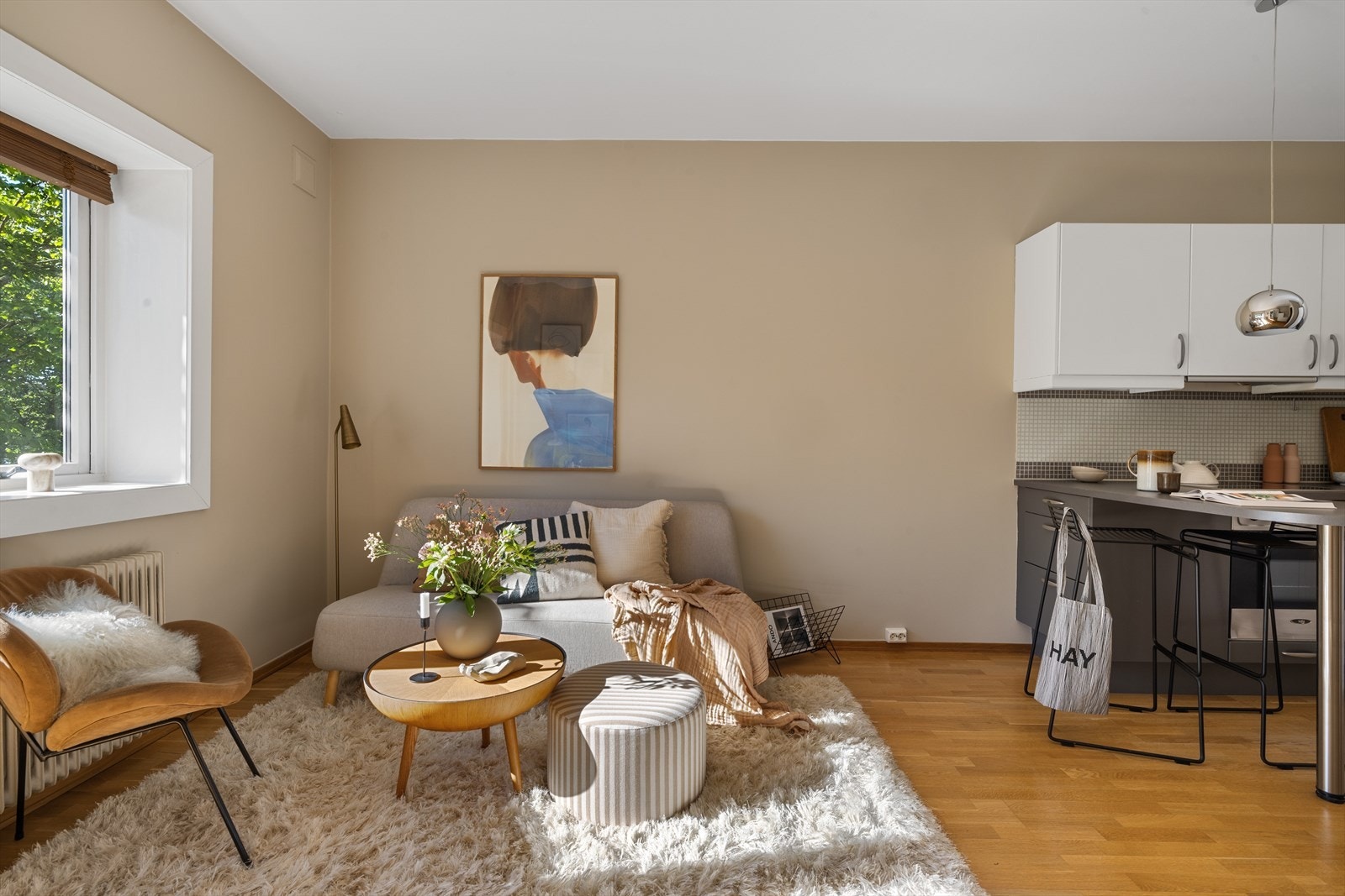 - Fjernvarme, varmtvann, bredbånd og drift er inkludert i felleskostnadene - Galleribilde