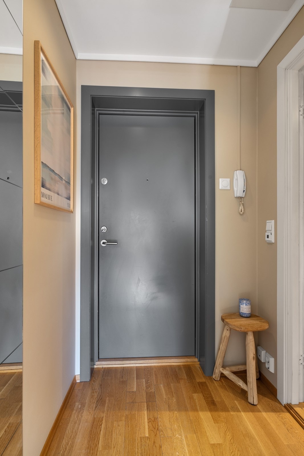 - Du ønskes velkommen i en separat entré og det er heis i bygget - Galleribilde