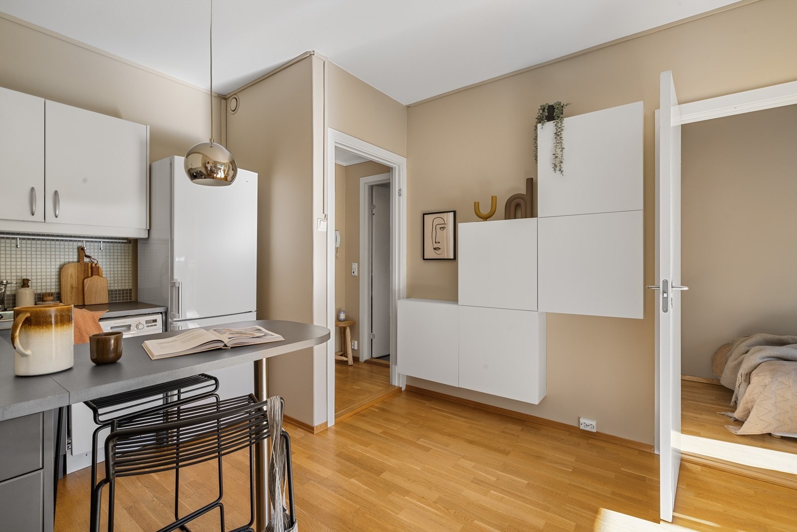 - IN-ordning: Felleskostnadene kan reduseres til kr. 4.484,-. Fellesgjelden reduseres da til kr. 151 573,- - Galleribilde