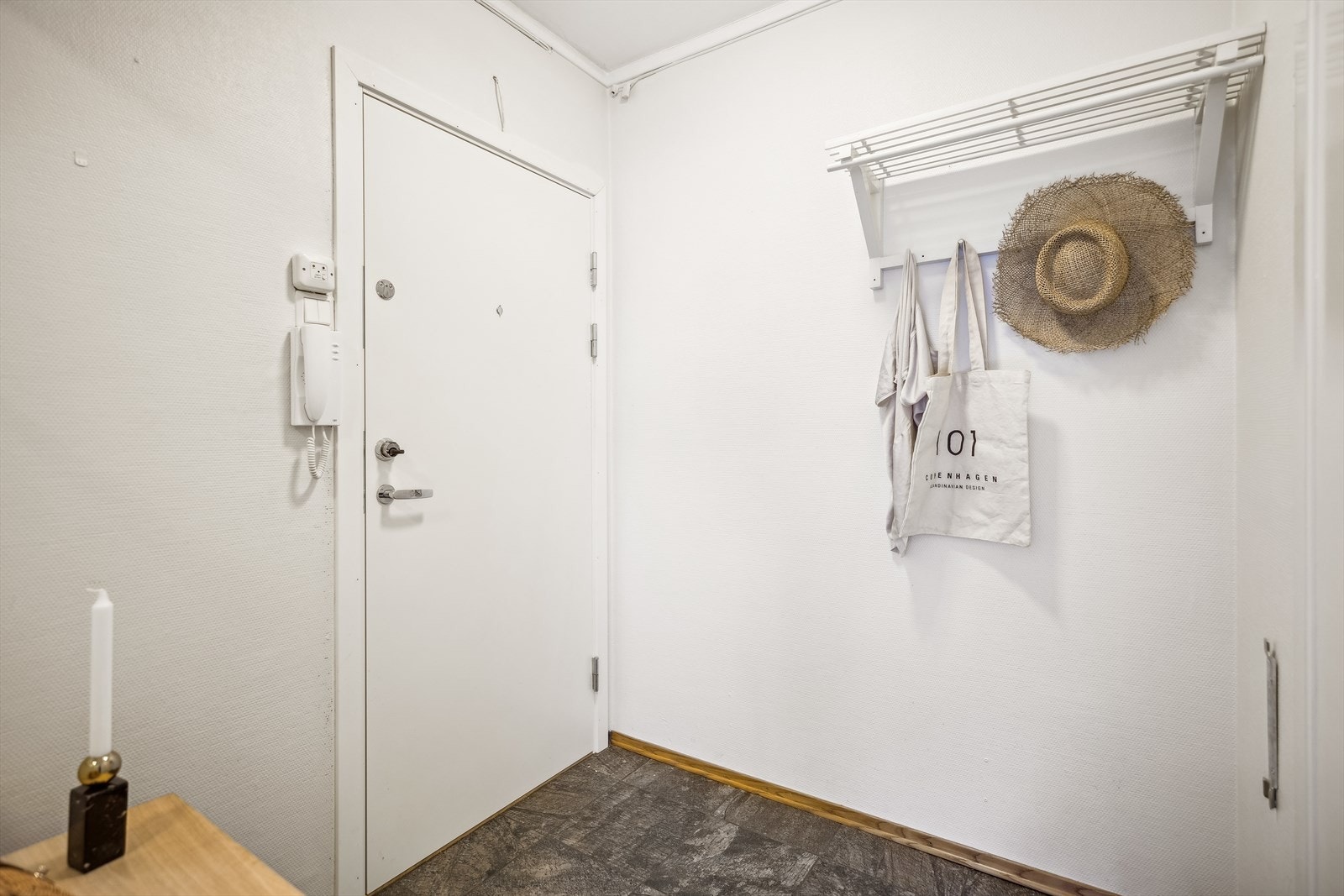 Velkommen inn til leiligheten. Galleribilde