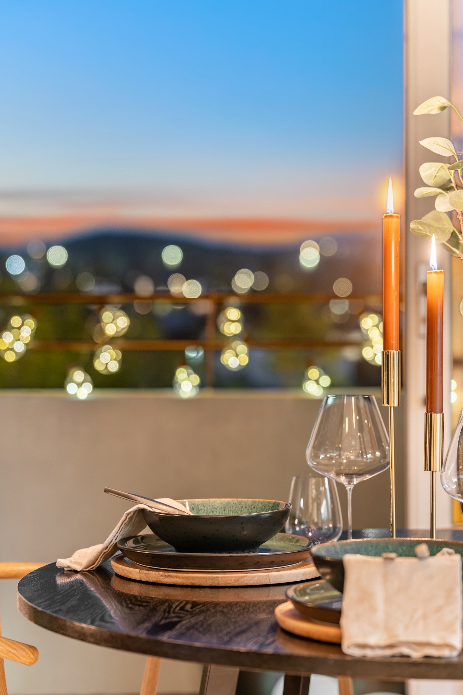 Flott utsikt i nydelig kveldsstemning. Galleribilde