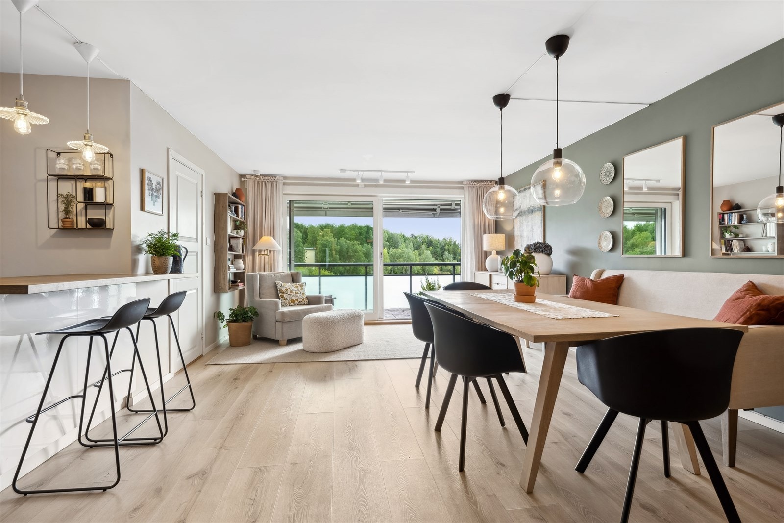 Lekre og moderne overflater. Flytt rett inn standard! Galleribilde