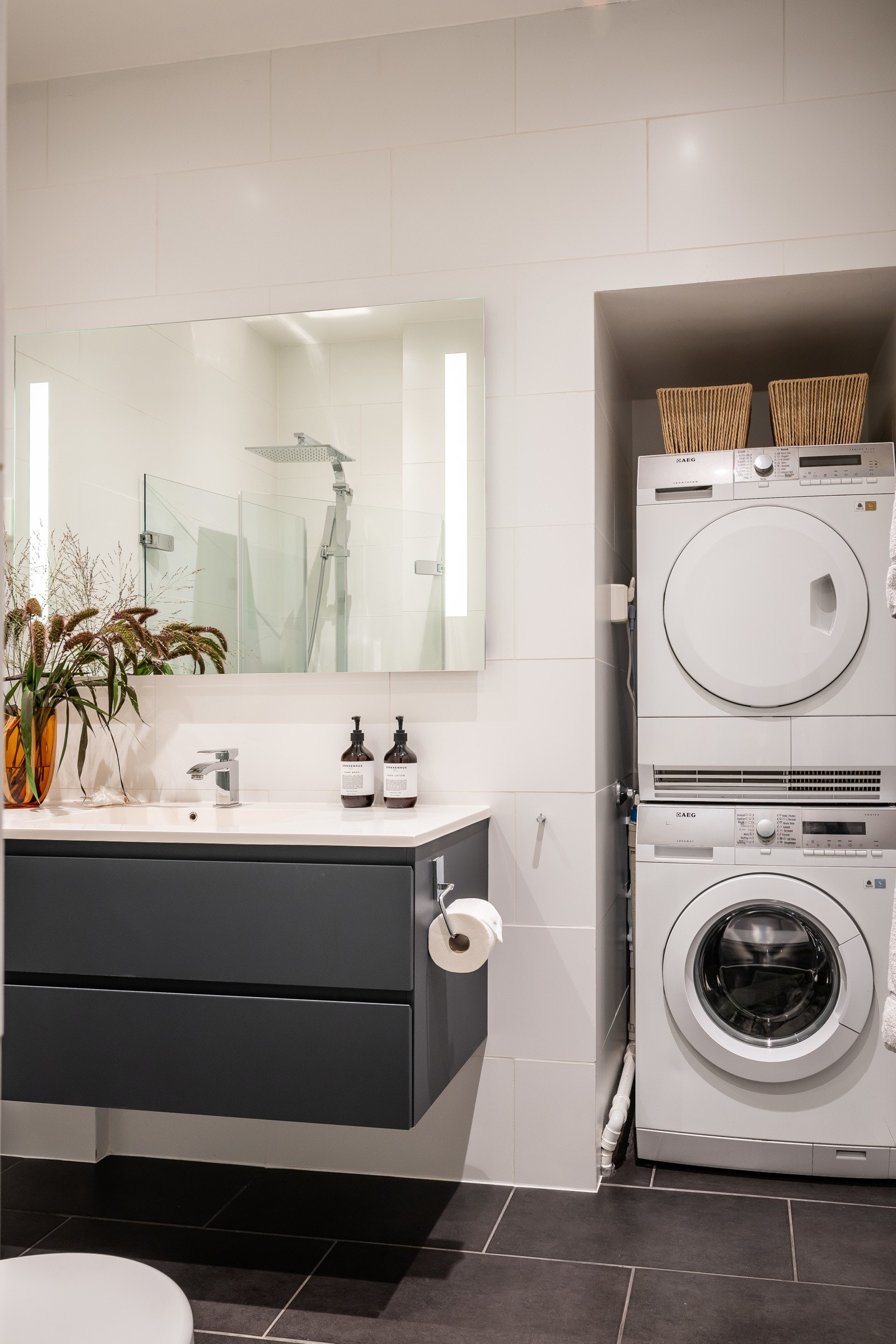 Moderne bad oppgradert i 2013, arbeider er utført av fagfolk. Galleribilde