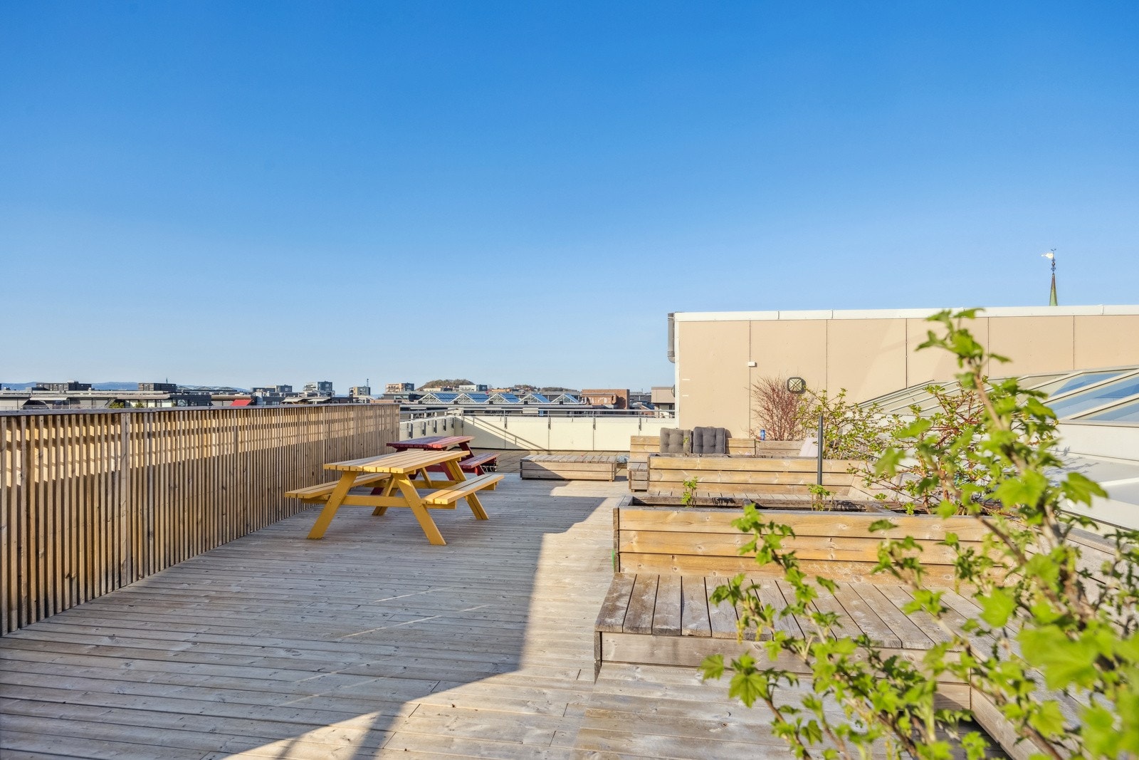 Felles takterrasse er et nydelig sted å oppbevare seg i varmere vær! Galleribilde