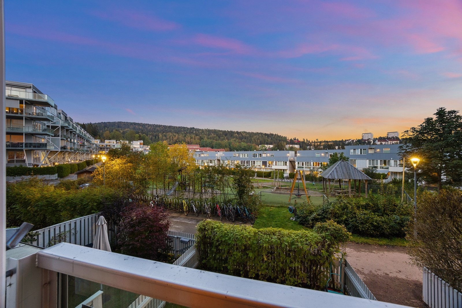 Utsikt fra soverommet ut mot fellesarealene. Galleribilde