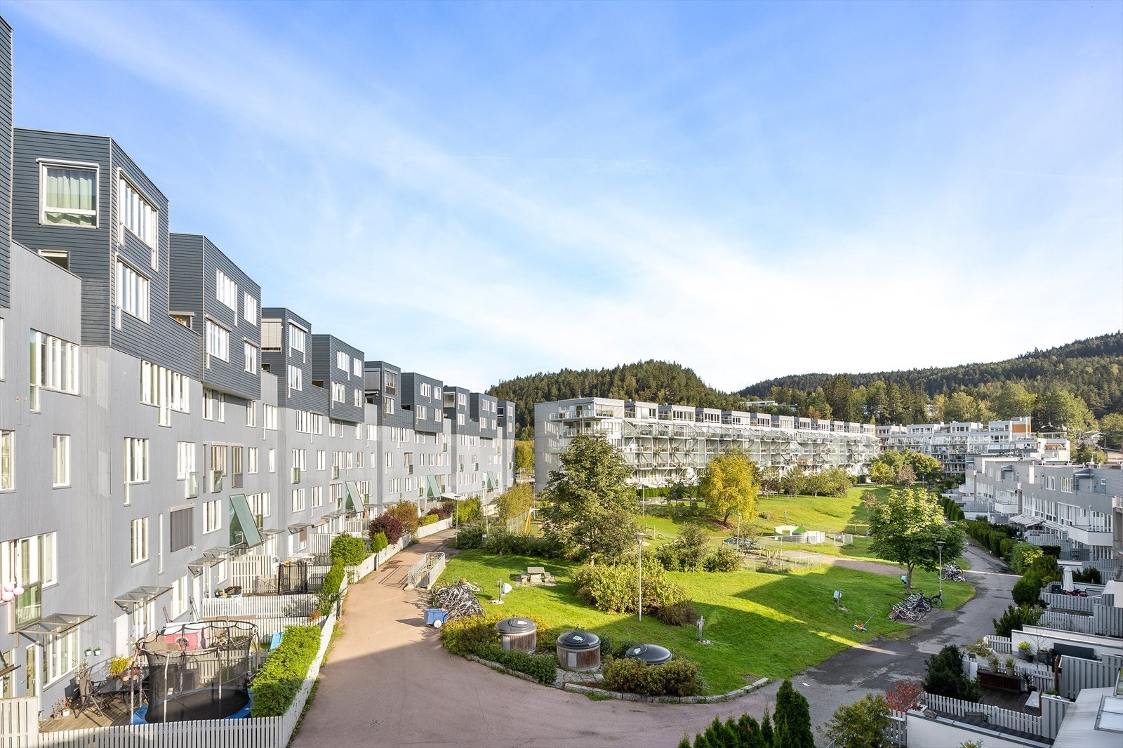 Perfekt beliggenhet nær Lillomarka med turstier og alpinanlegg. Galleribilde