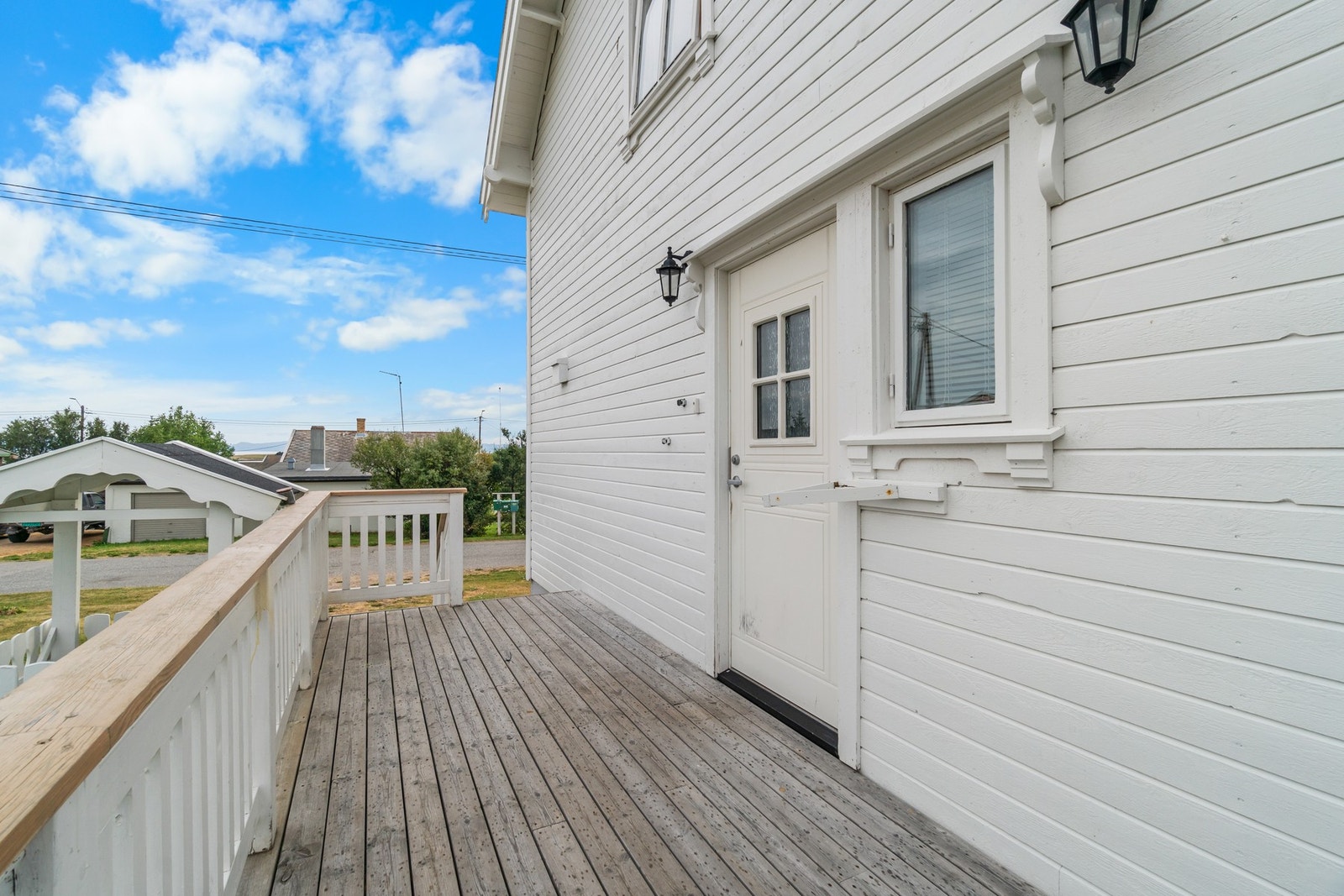 Inngangsparti mot øst. Galleribilde