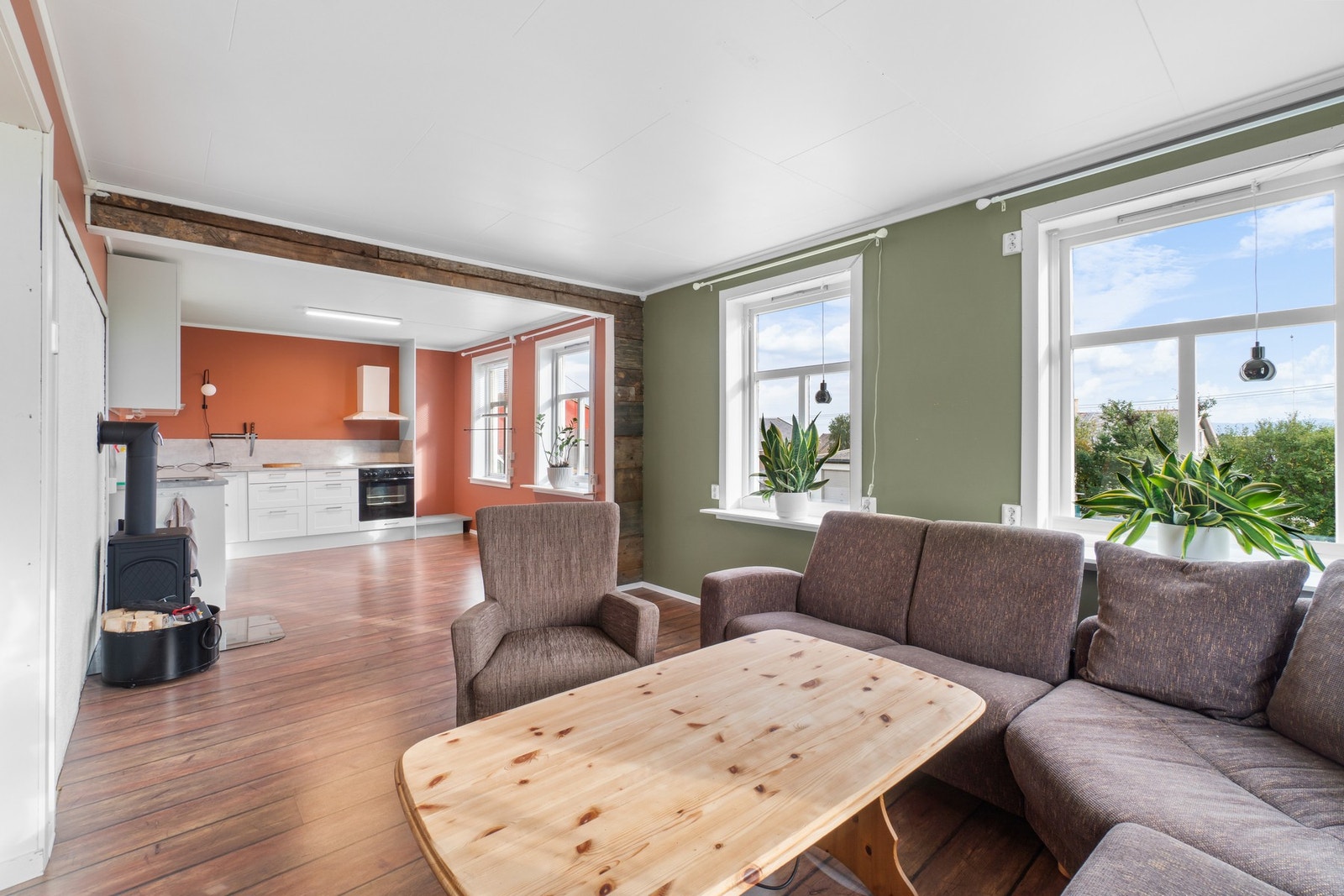 Med rommets utforming kan man enkelt møblere i flere sittegrupper. Galleribilde