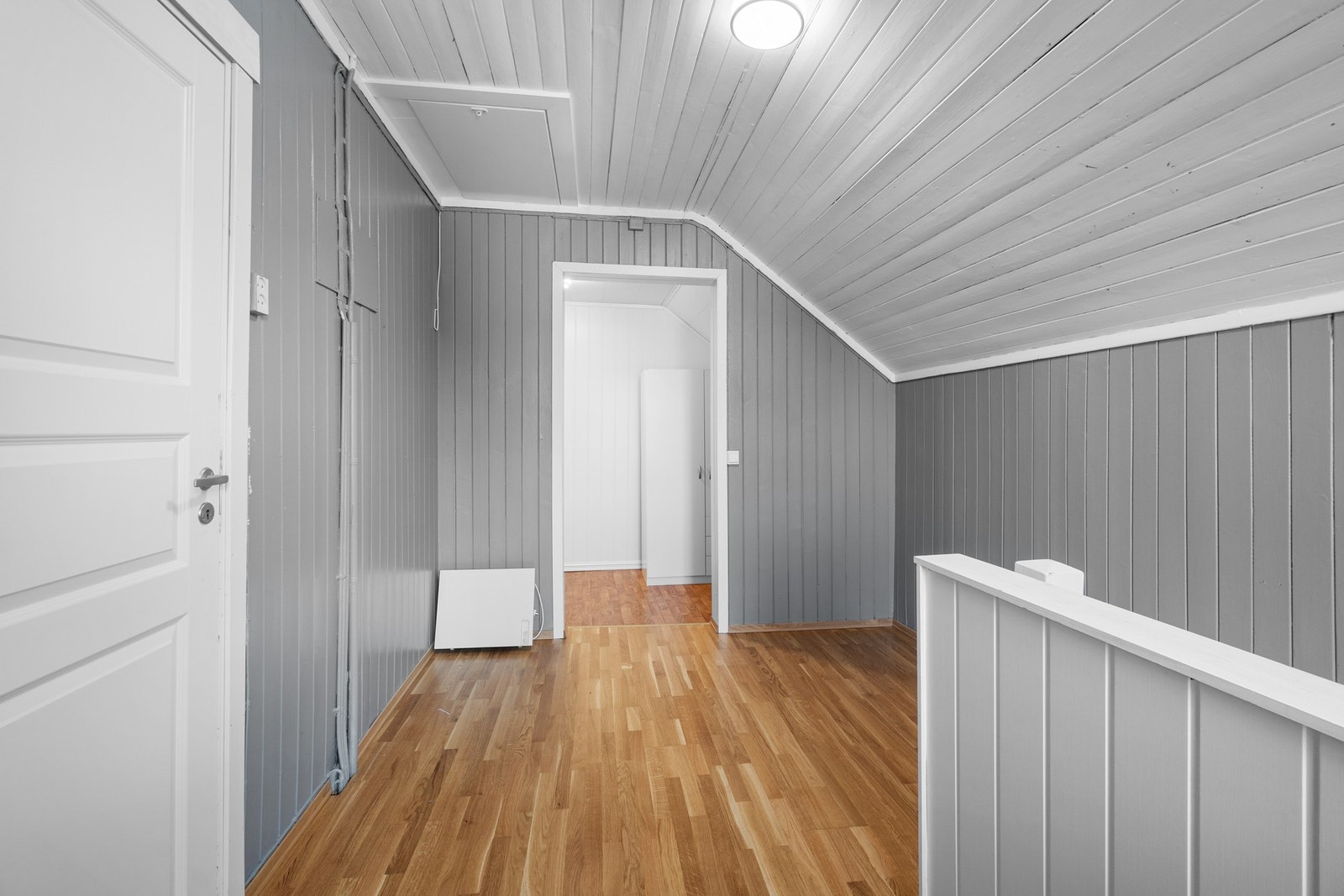 Lys gang mellom soverommene. Galleribilde