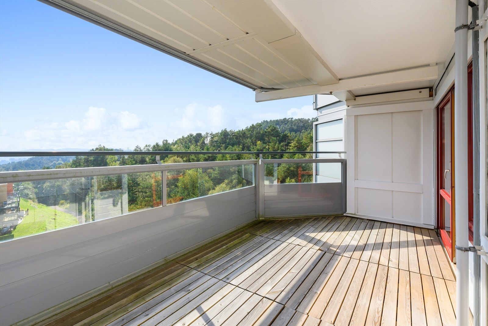 Stor sørvendt balkong. Galleribilde