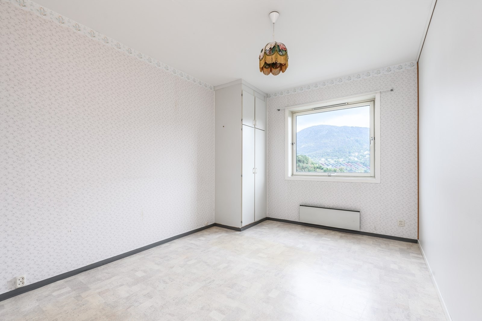 Leiligheten hovedsoverom er på døye 12 kvm. Galleribilde