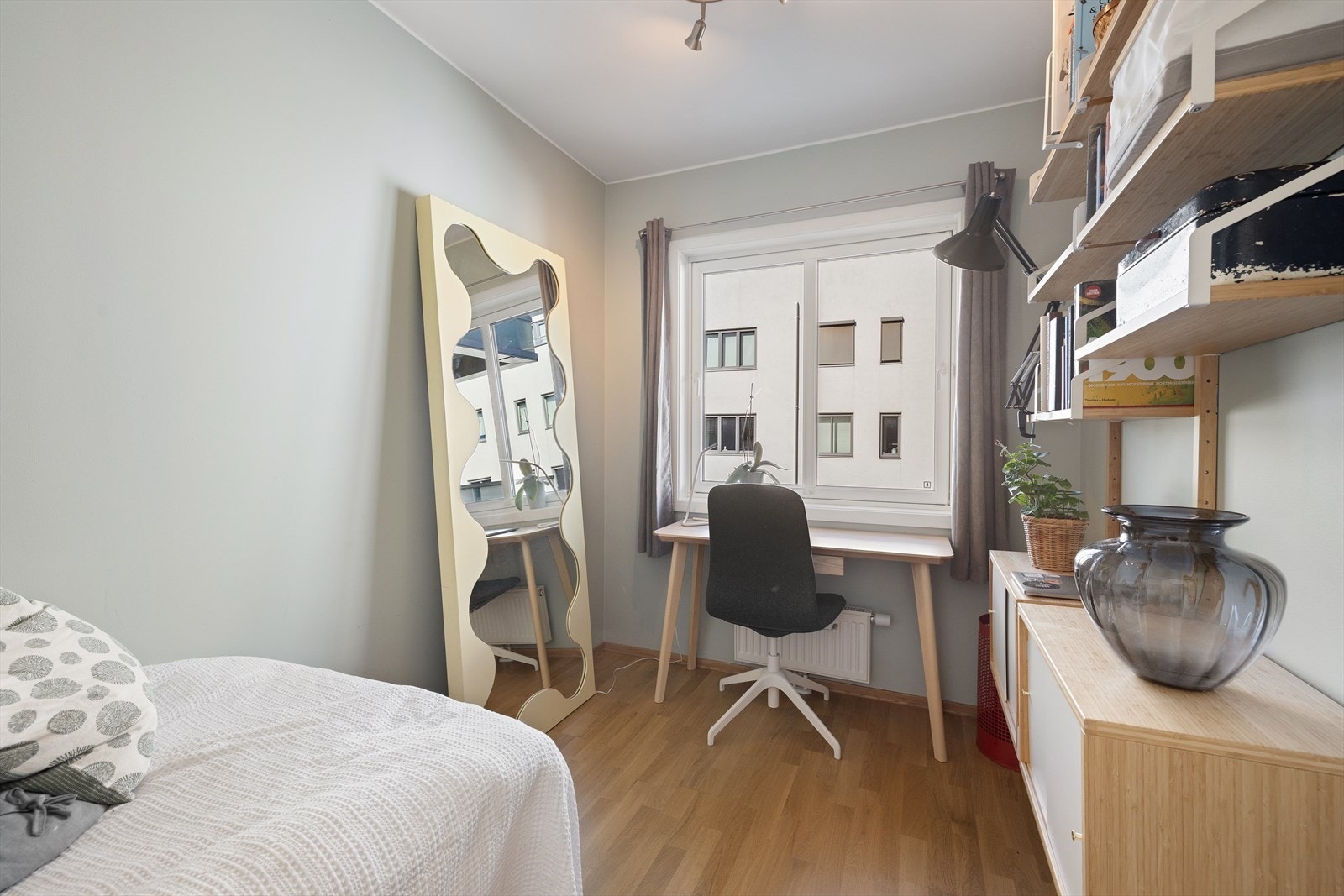 Soverom 2 - passer godt som barnerom, gjesterom eller kontor. Galleribilde