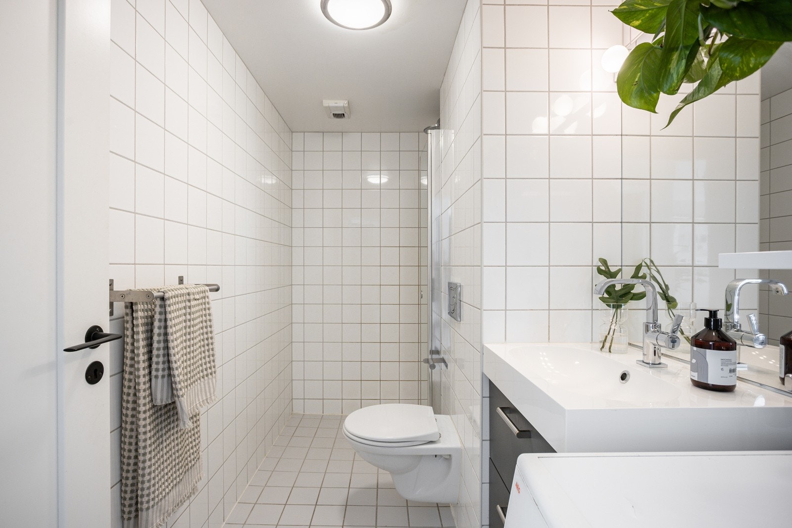 Pent flislagt baderom fra 2008. Galleribilde